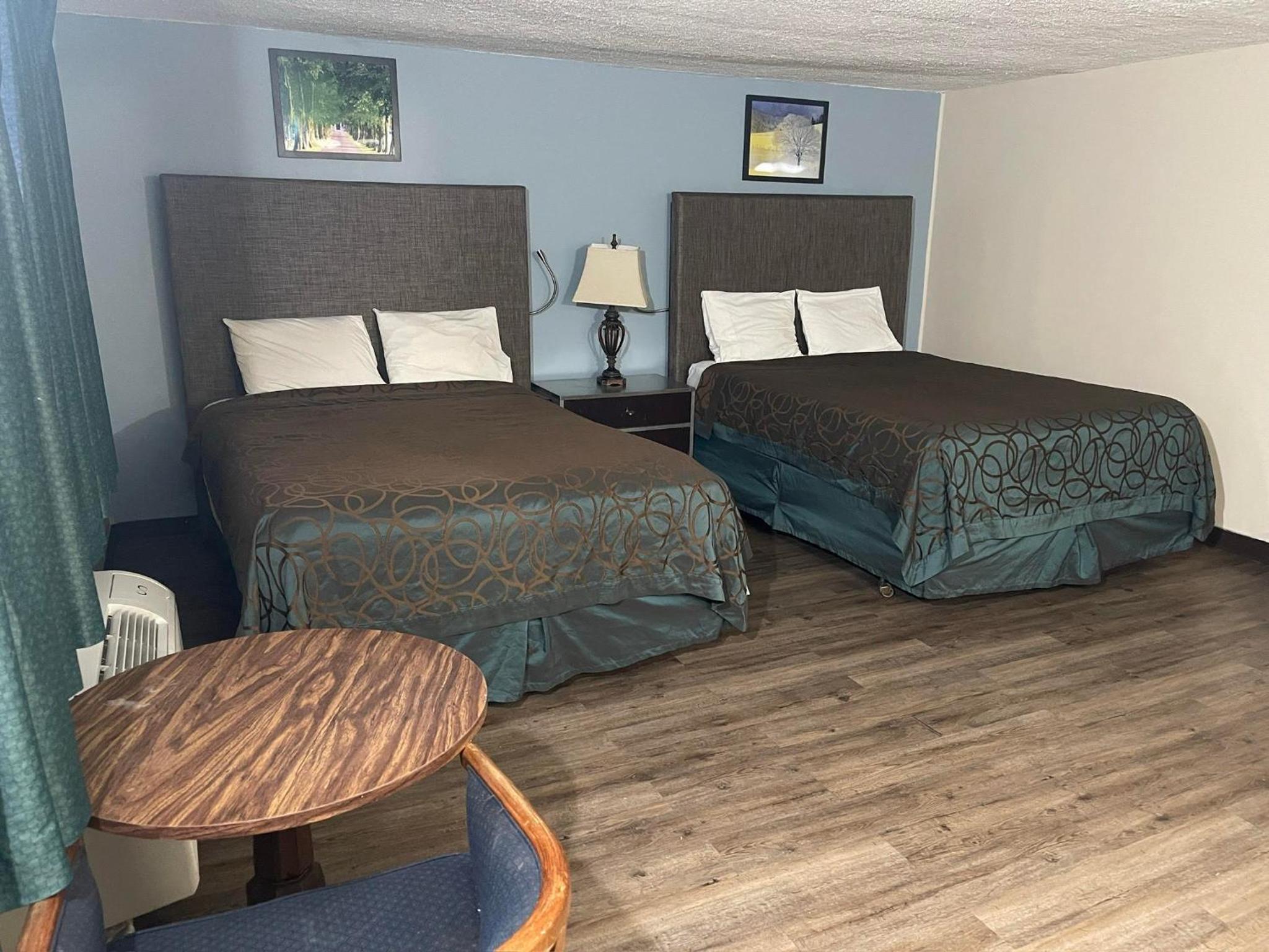 Queen Room with Two Queen Beds - Non-Smoking