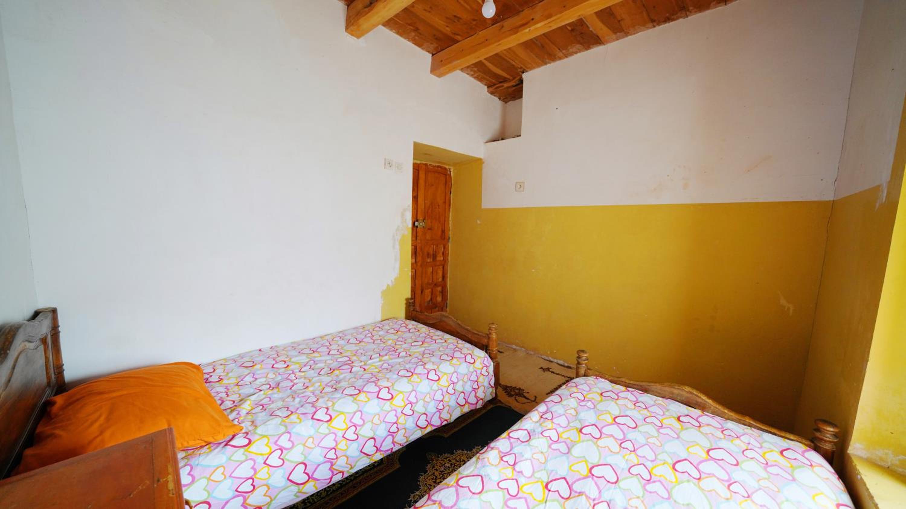 Twin Room with Shared Bathroom photo 1