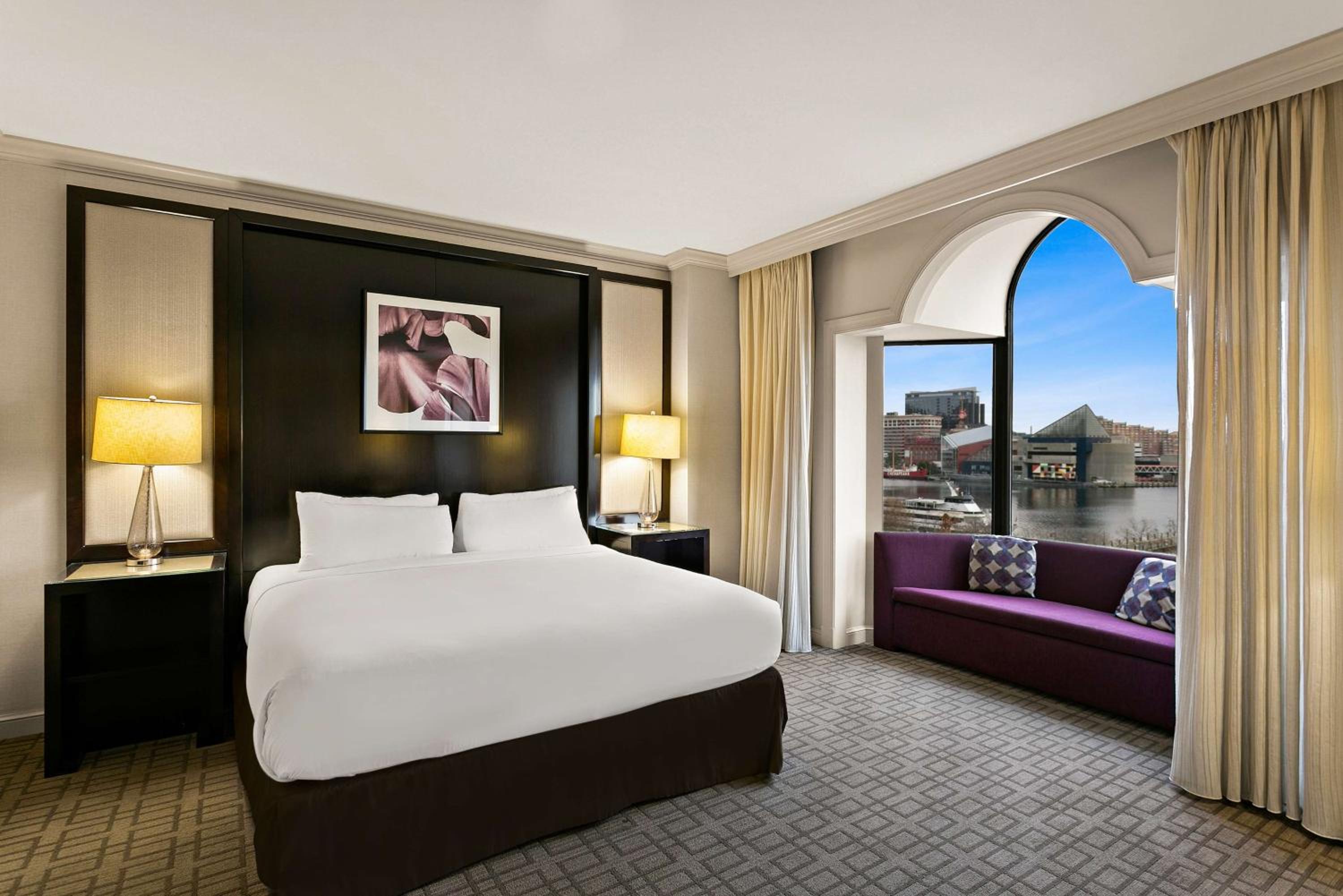 Premium Queen Room with Harbor View - Photo 1