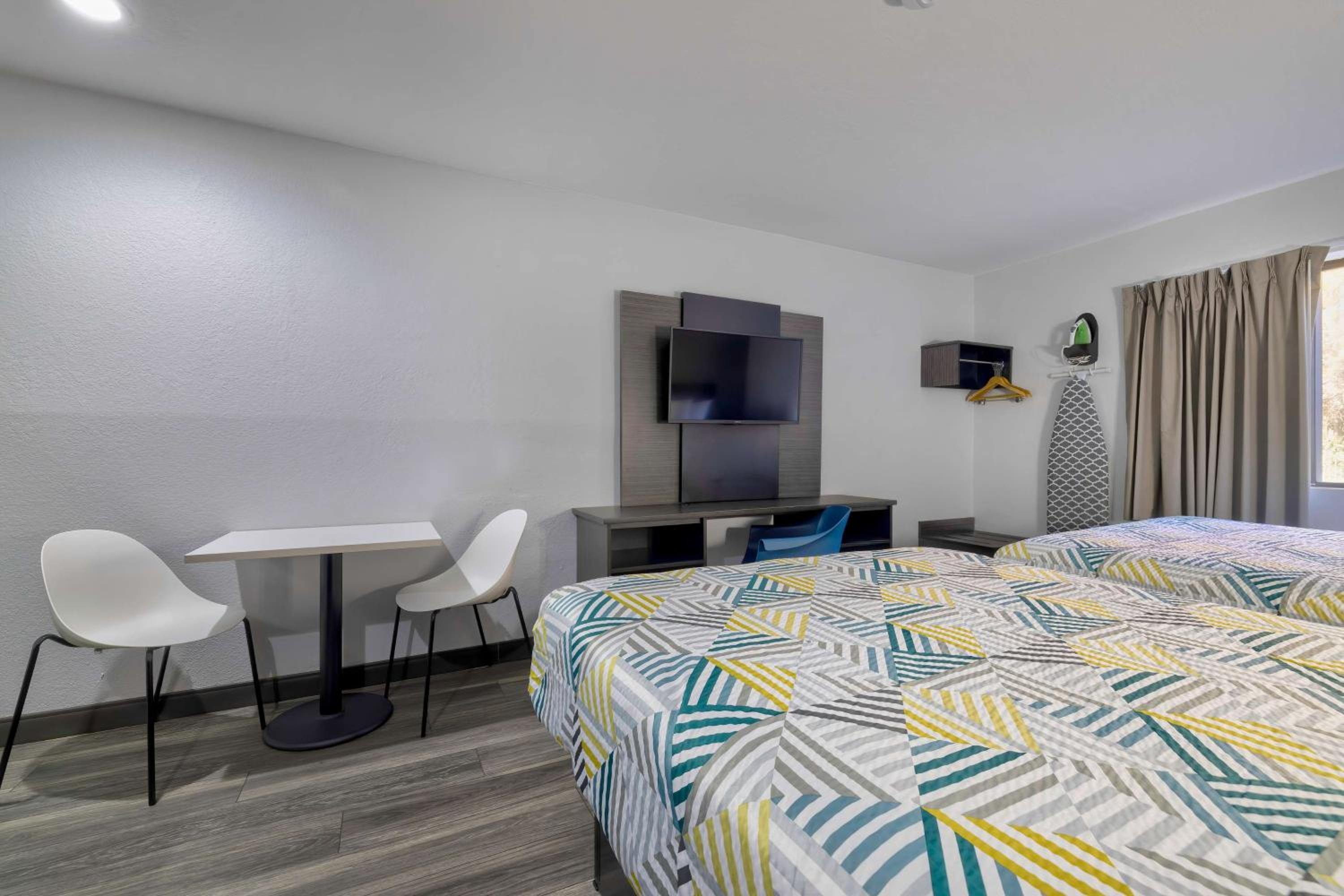 Deluxe Quadruple Room - Smoking