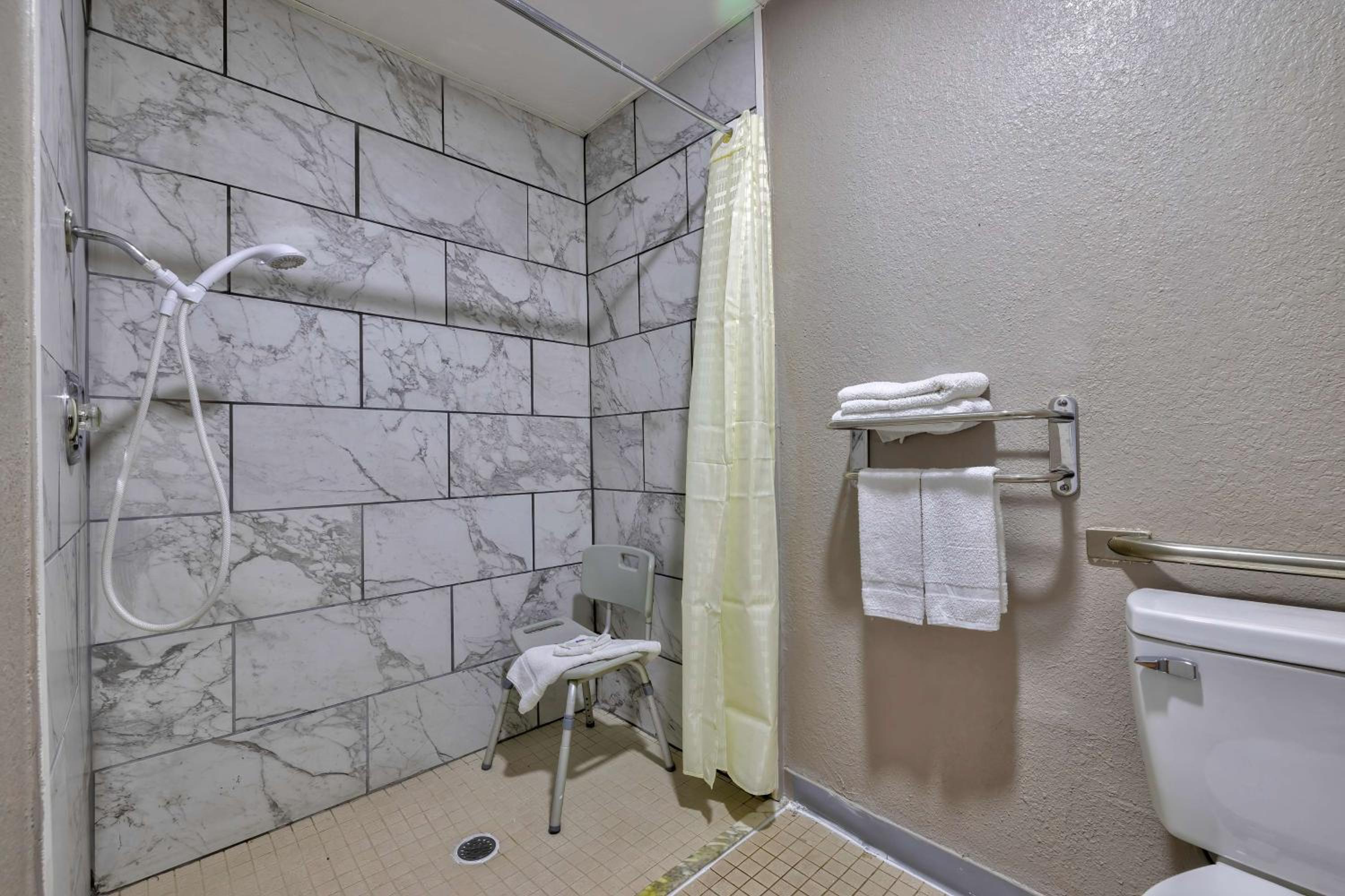 King Room with Roll-in Shower - Disability Access - Non-Smoking