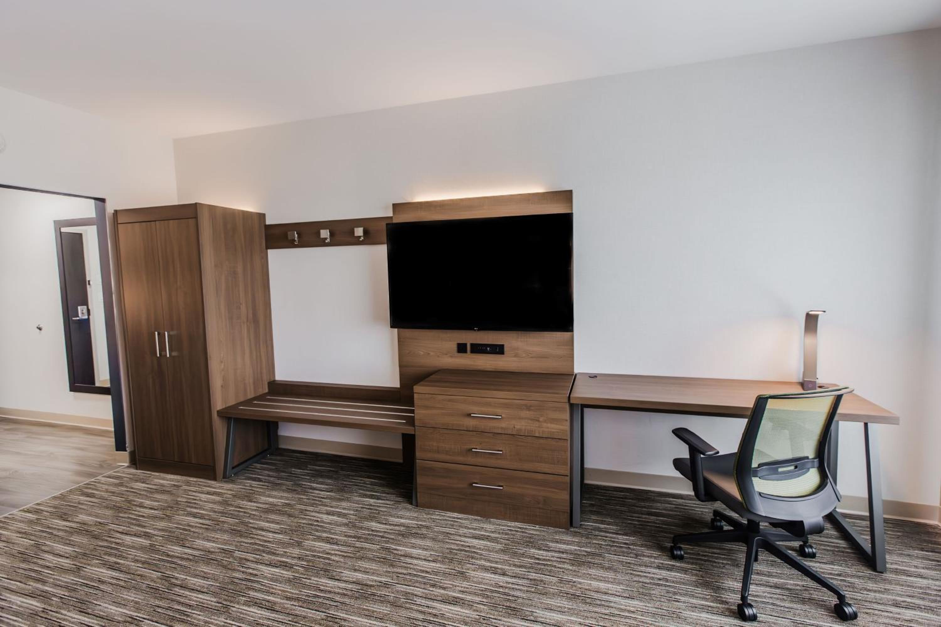 Standard King Room - Photo 4