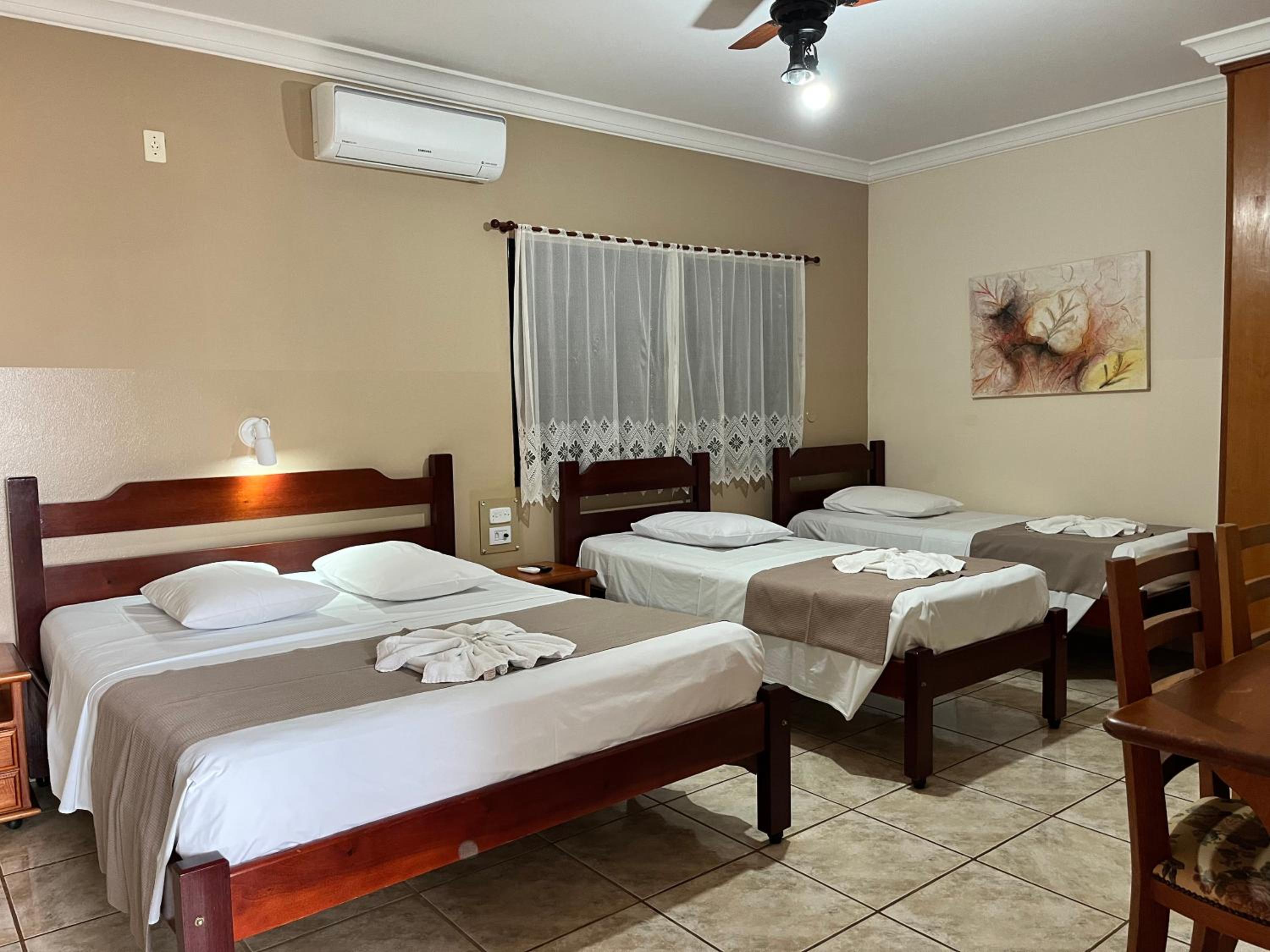 Deluxe Quadruple Room - Photo 1
