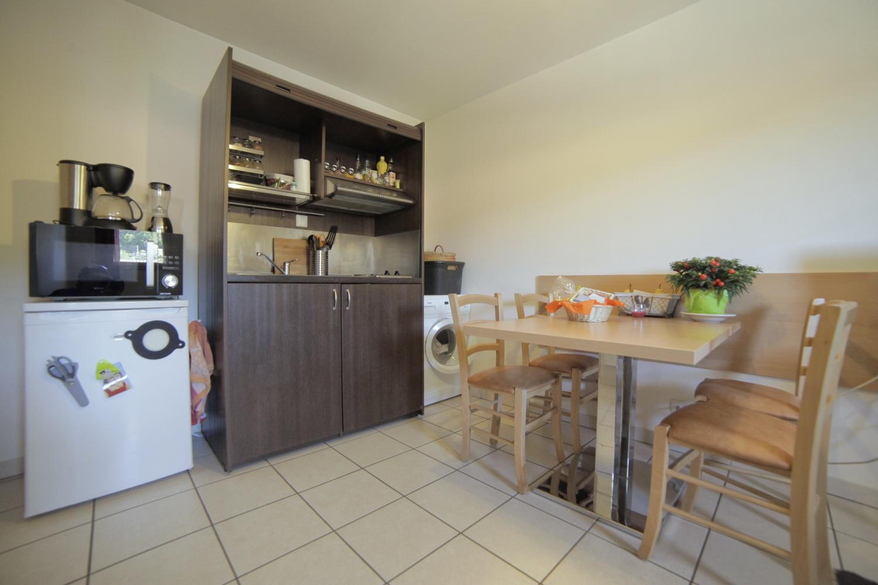 Apartment (1-2 Adults) photo 2