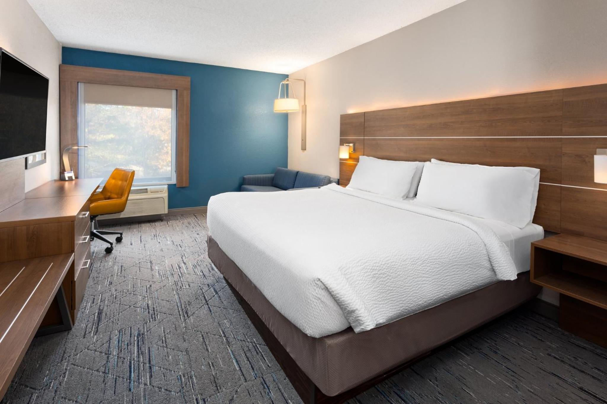 Standard King Room - Photo 3