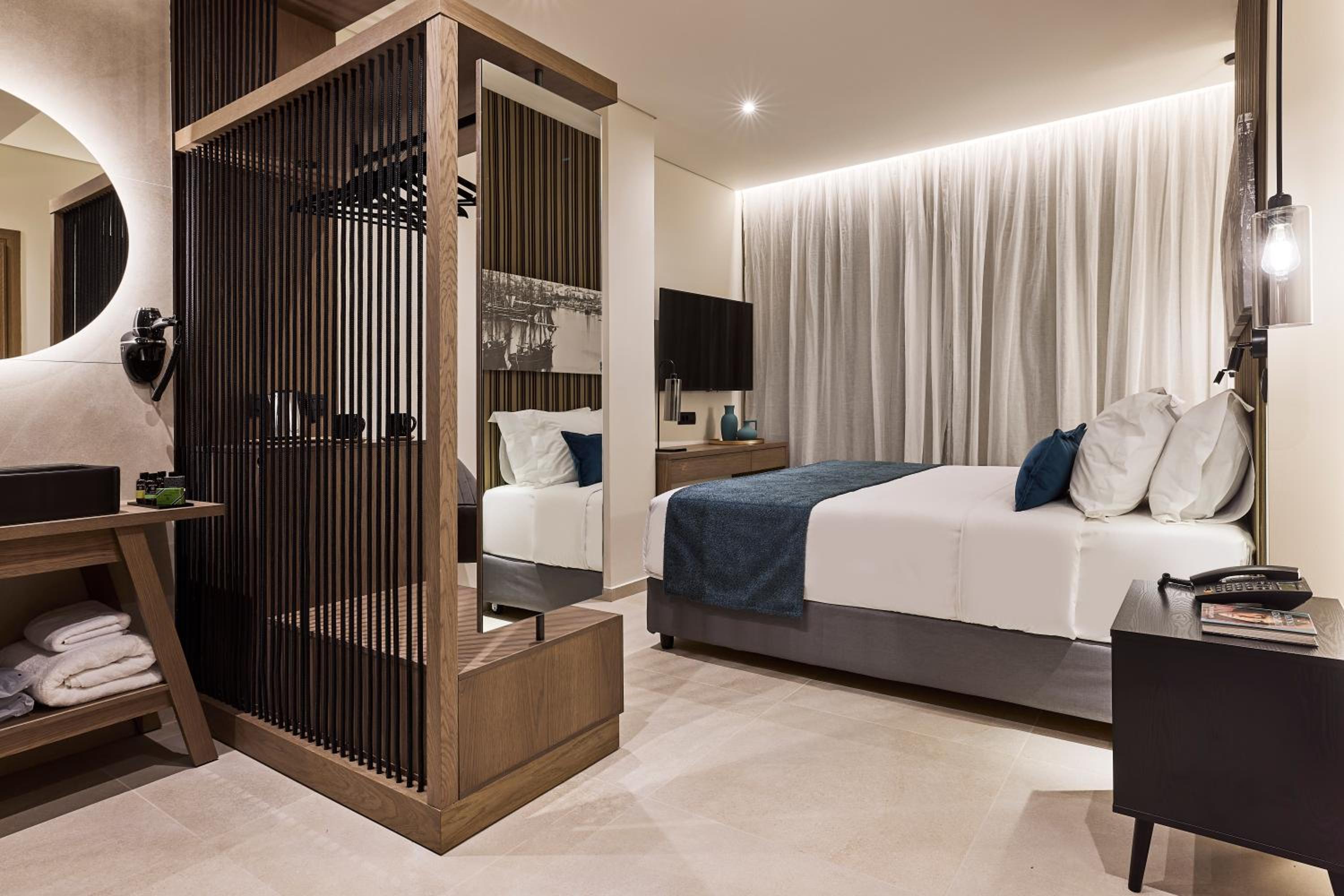 Double Room - Photo 8