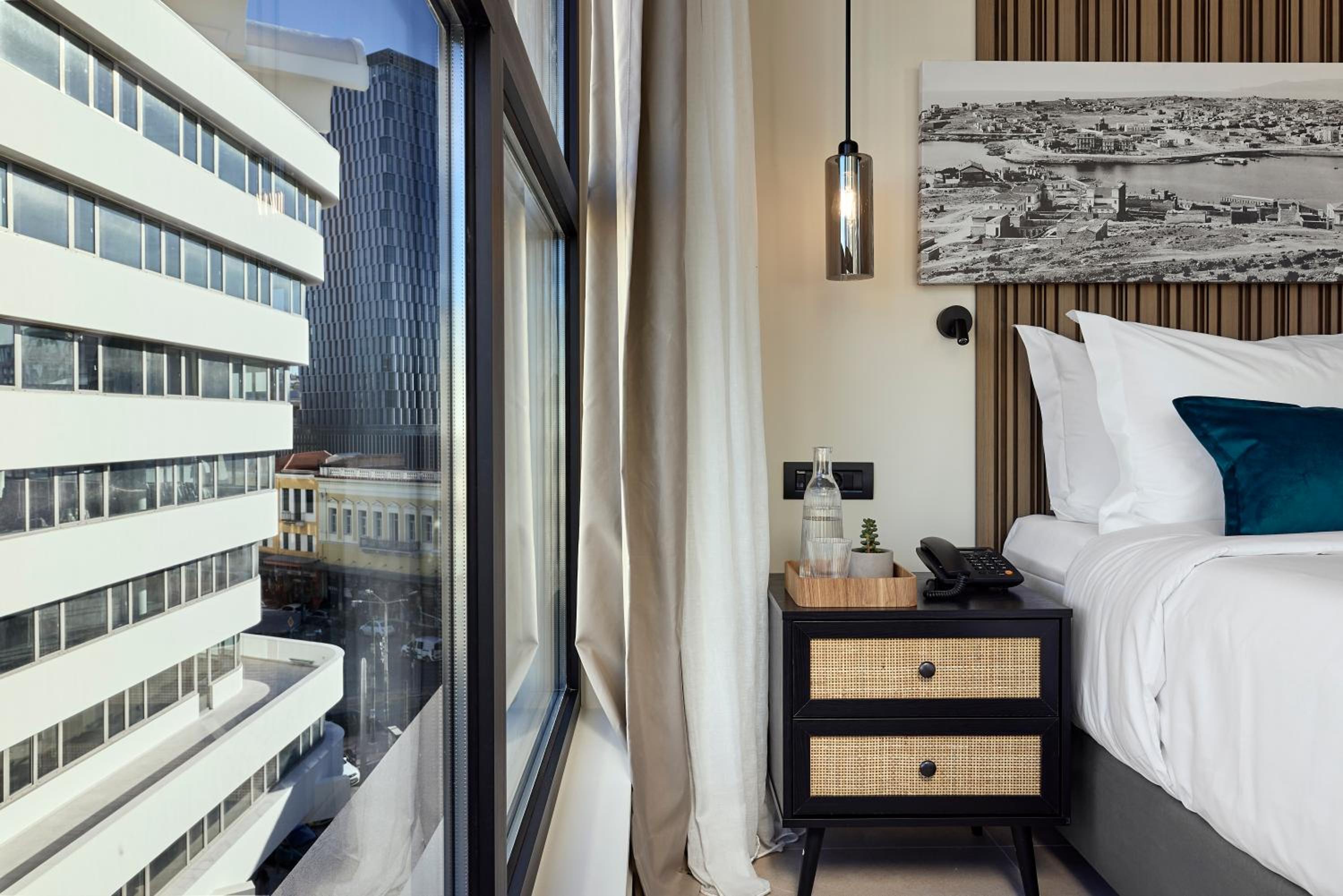 Comfort Double Room with Side City View - Photo 3