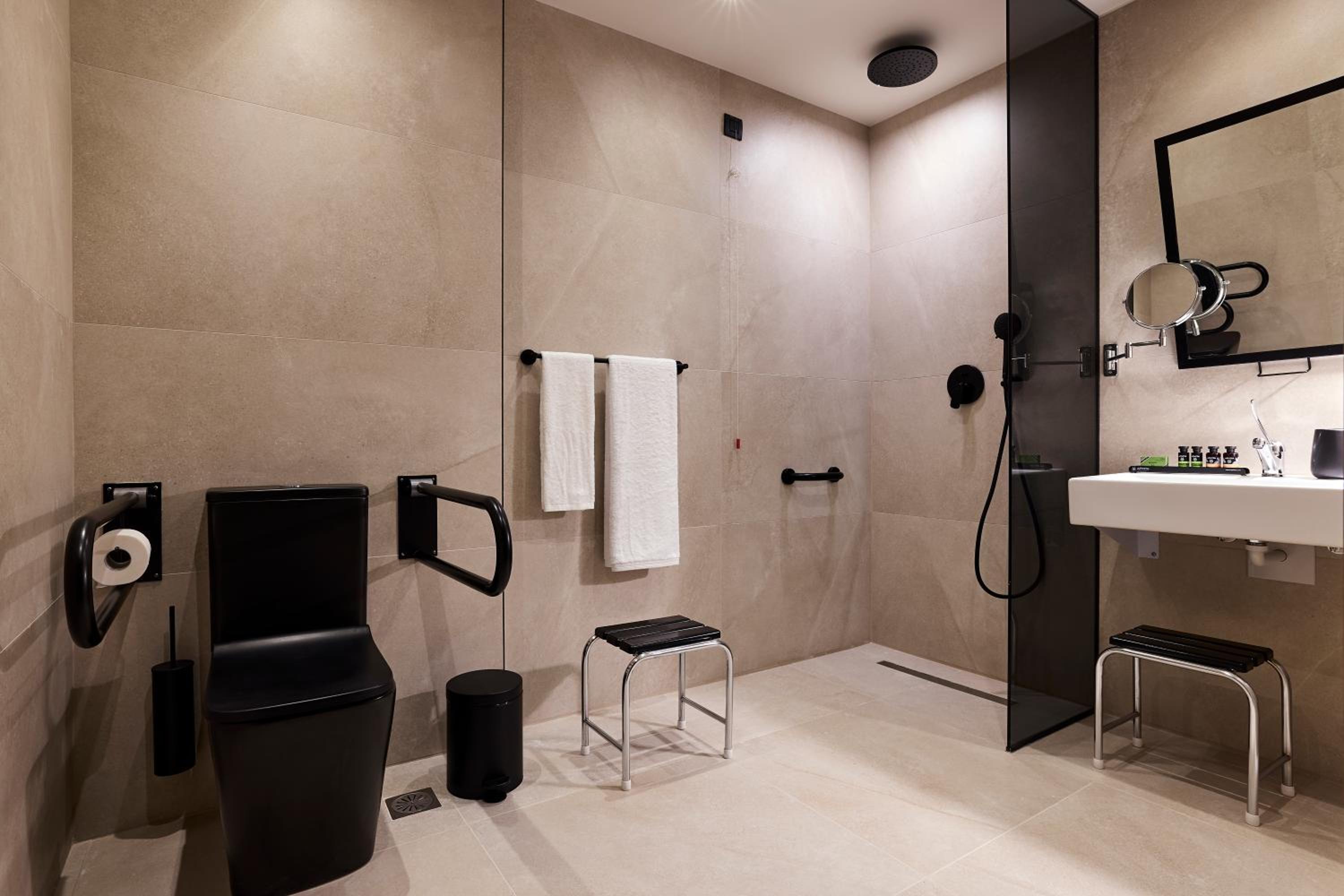Double Room - Disability Access - Photo 6