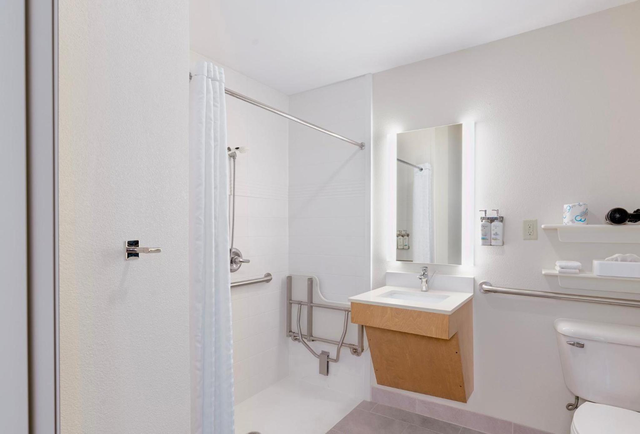 Suite with Two Double Beds - Hearing Accessible - Photo 3