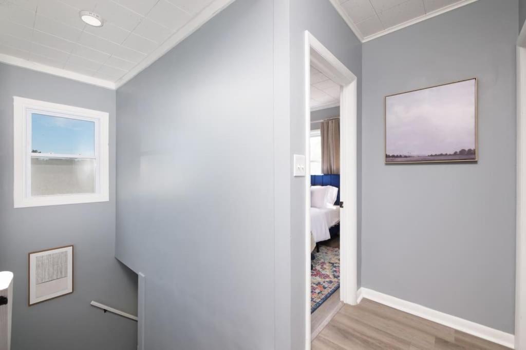 Five-Bedroom House photo 1