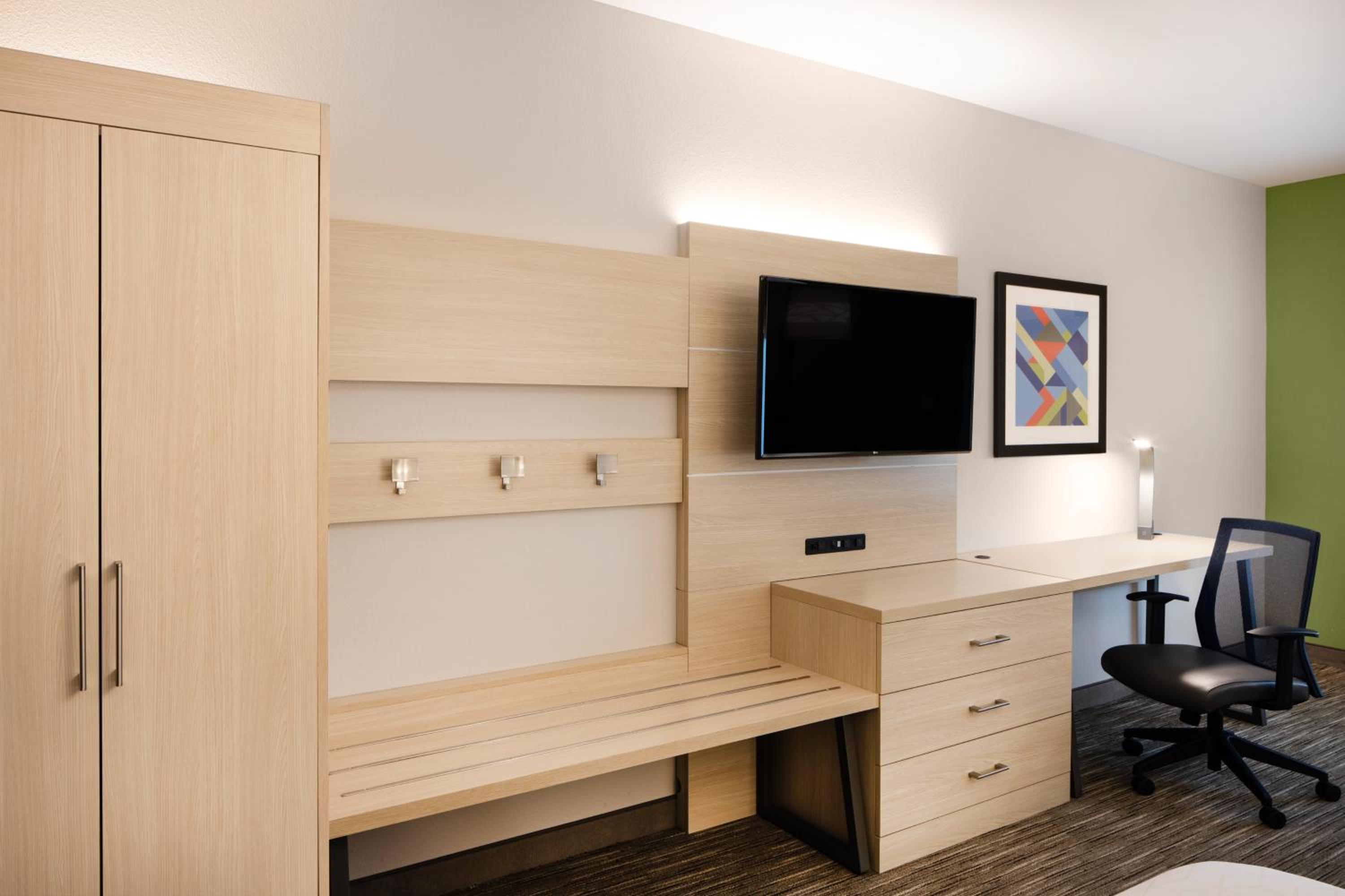 Standard King Room - Photo 2