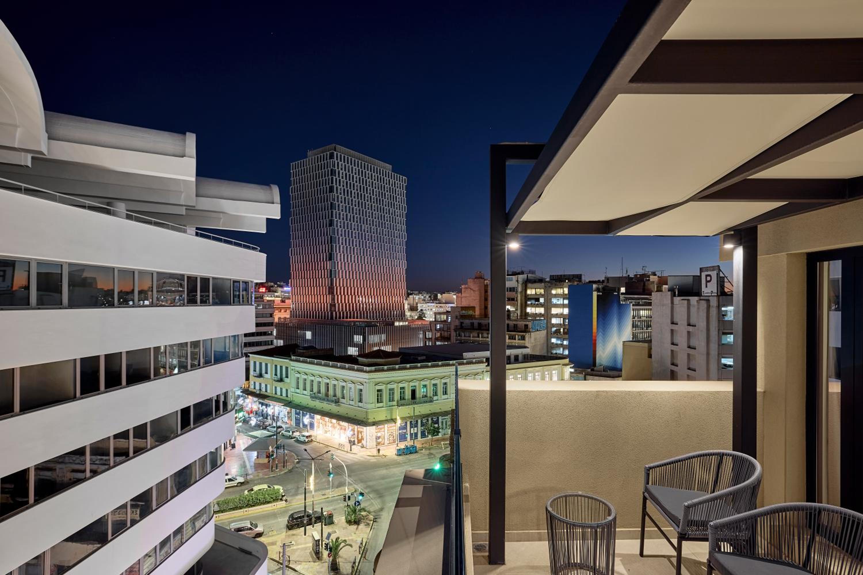 Superior Suite with Terrace and City View - Photo 15