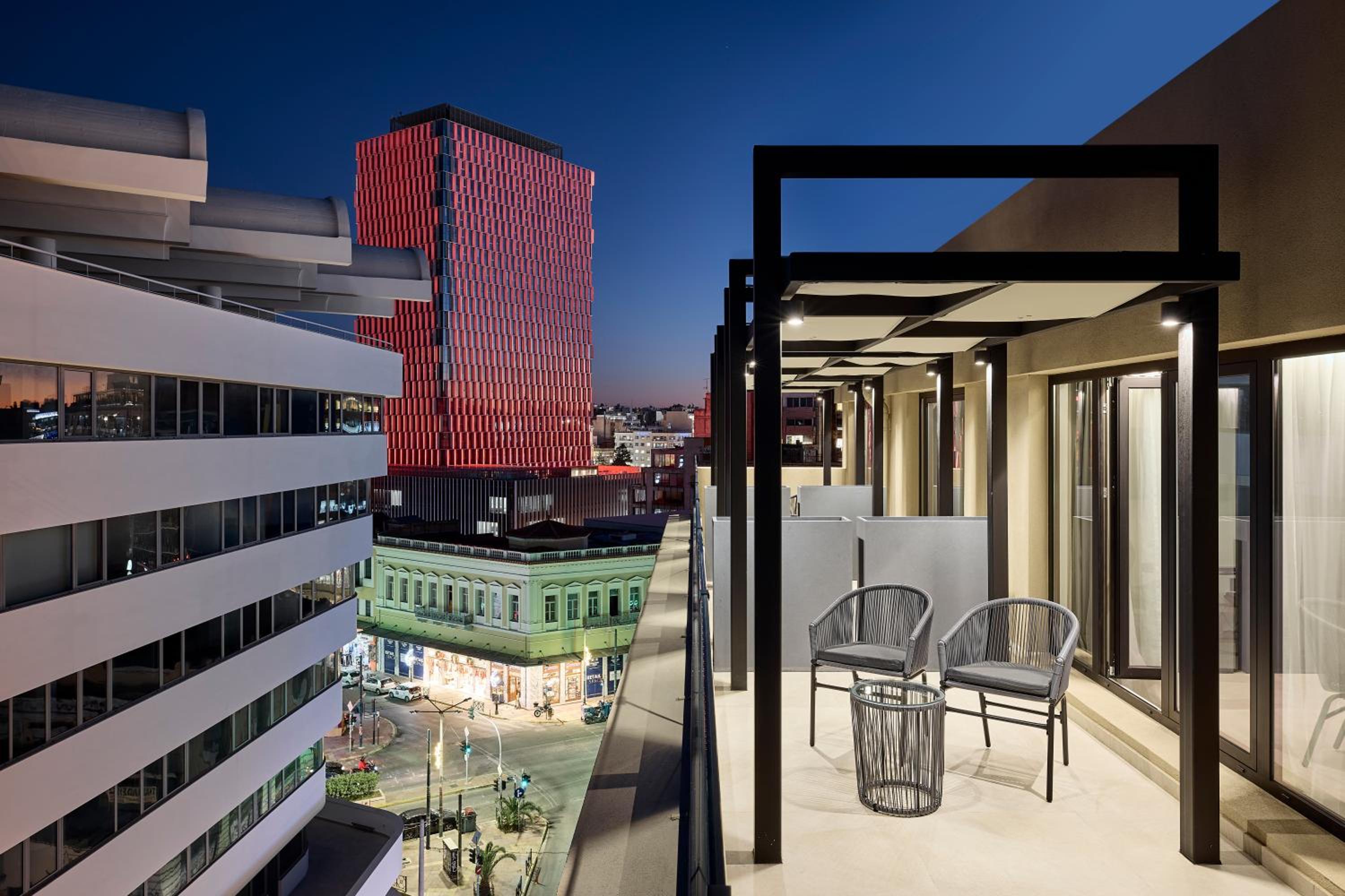 Executive Suite with Terrace and City View - Photo 2