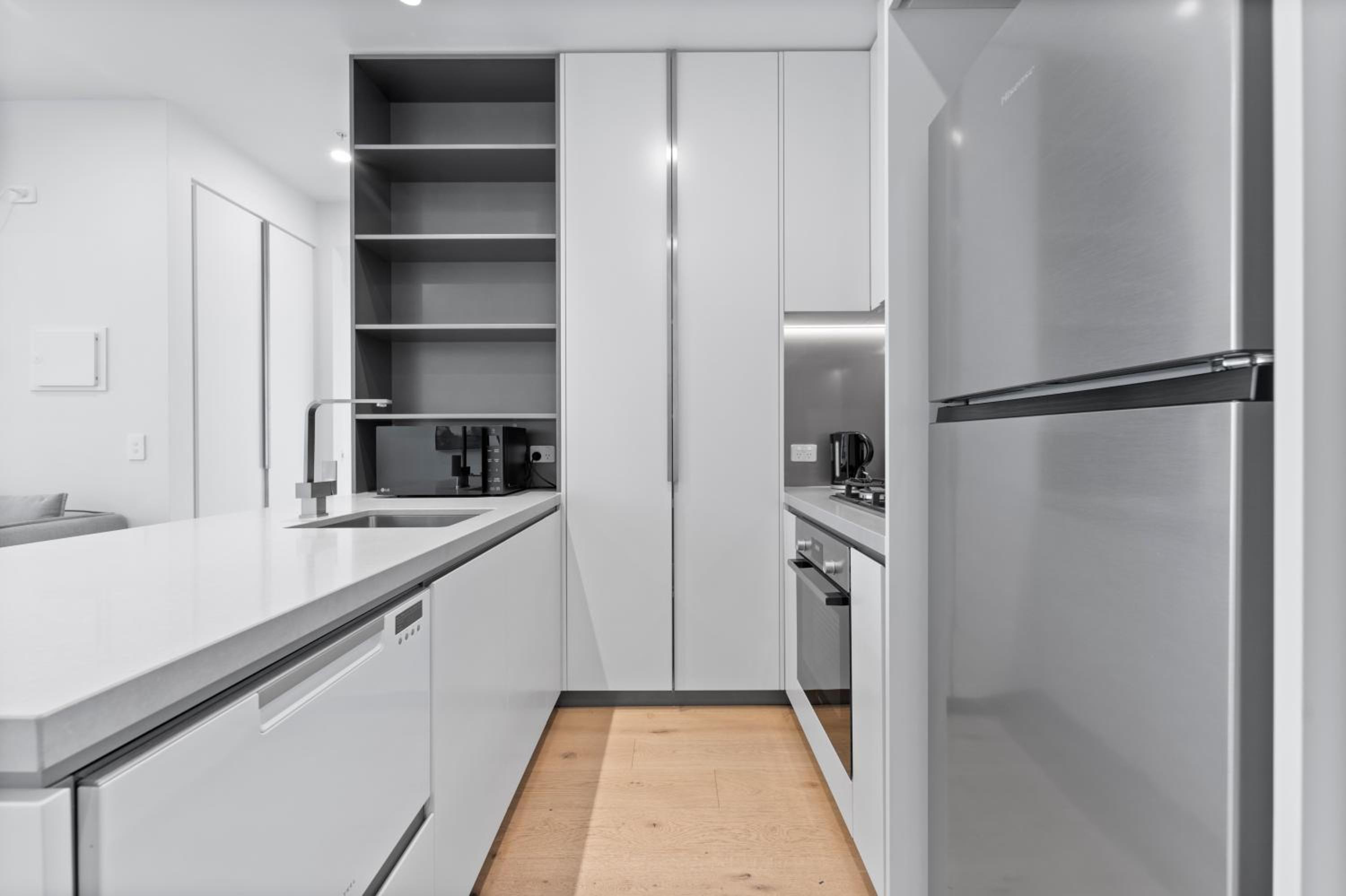 One-Bedroom Apartment - Photo 3