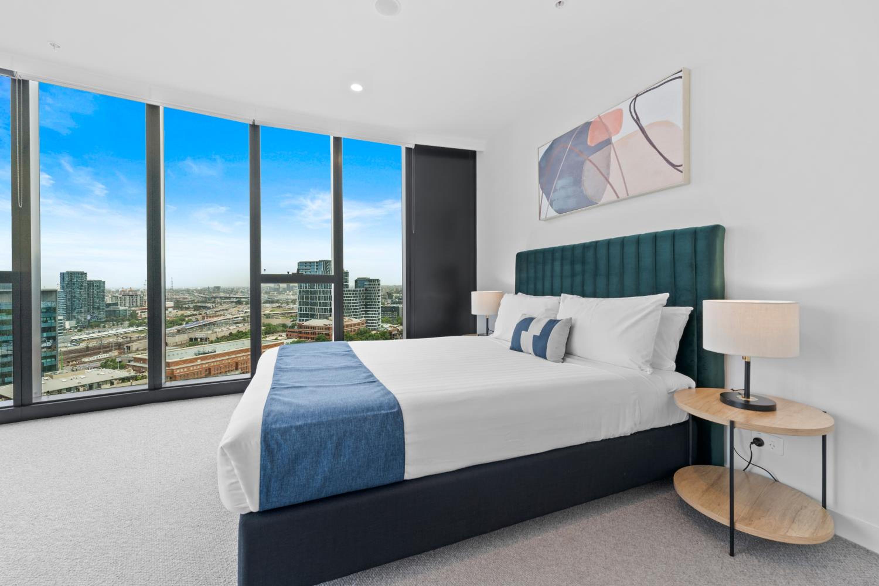 One-Bedroom Apartment - Photo 1
