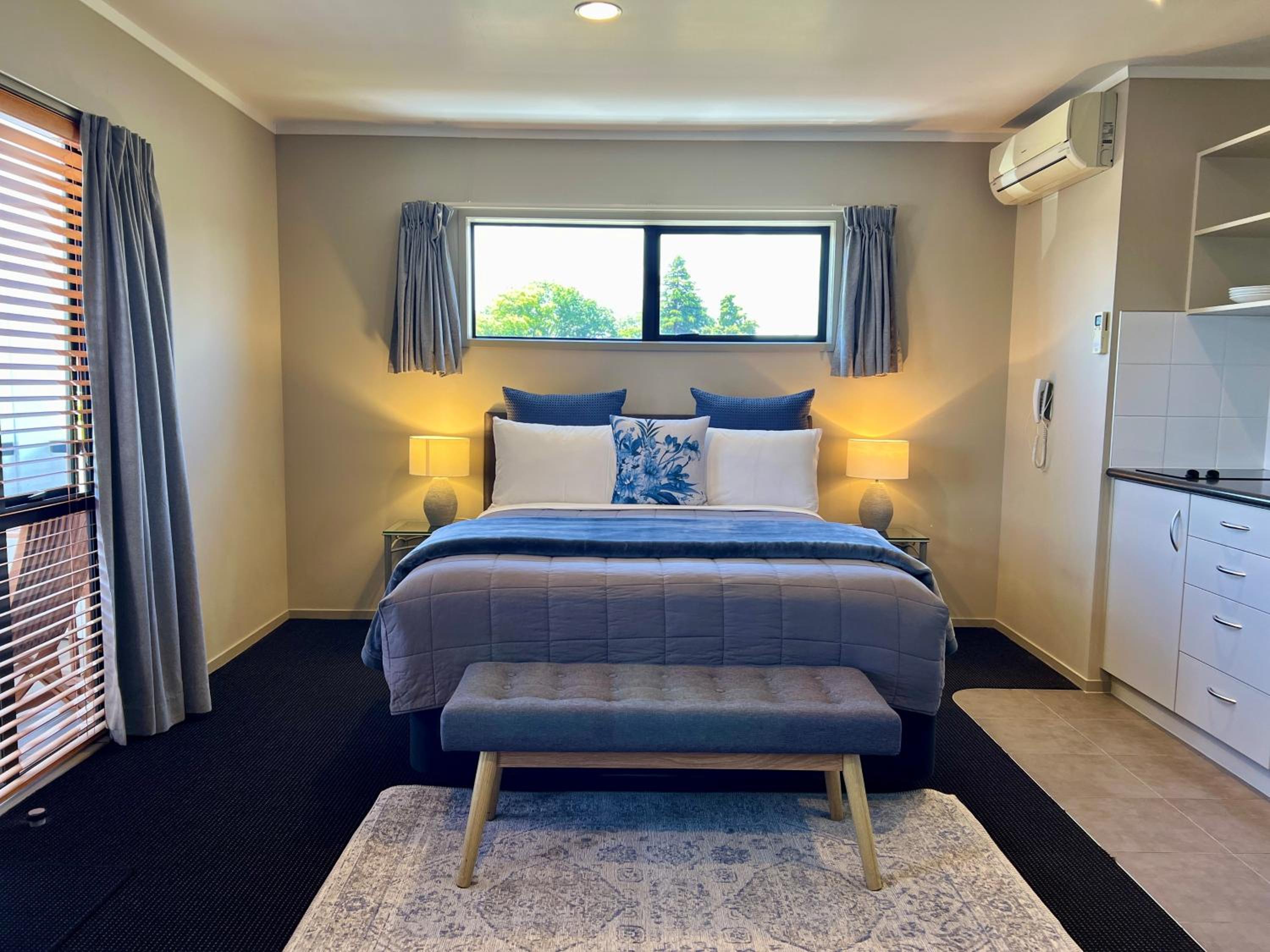 Premier One-Bedroom Suite with Spa Bath