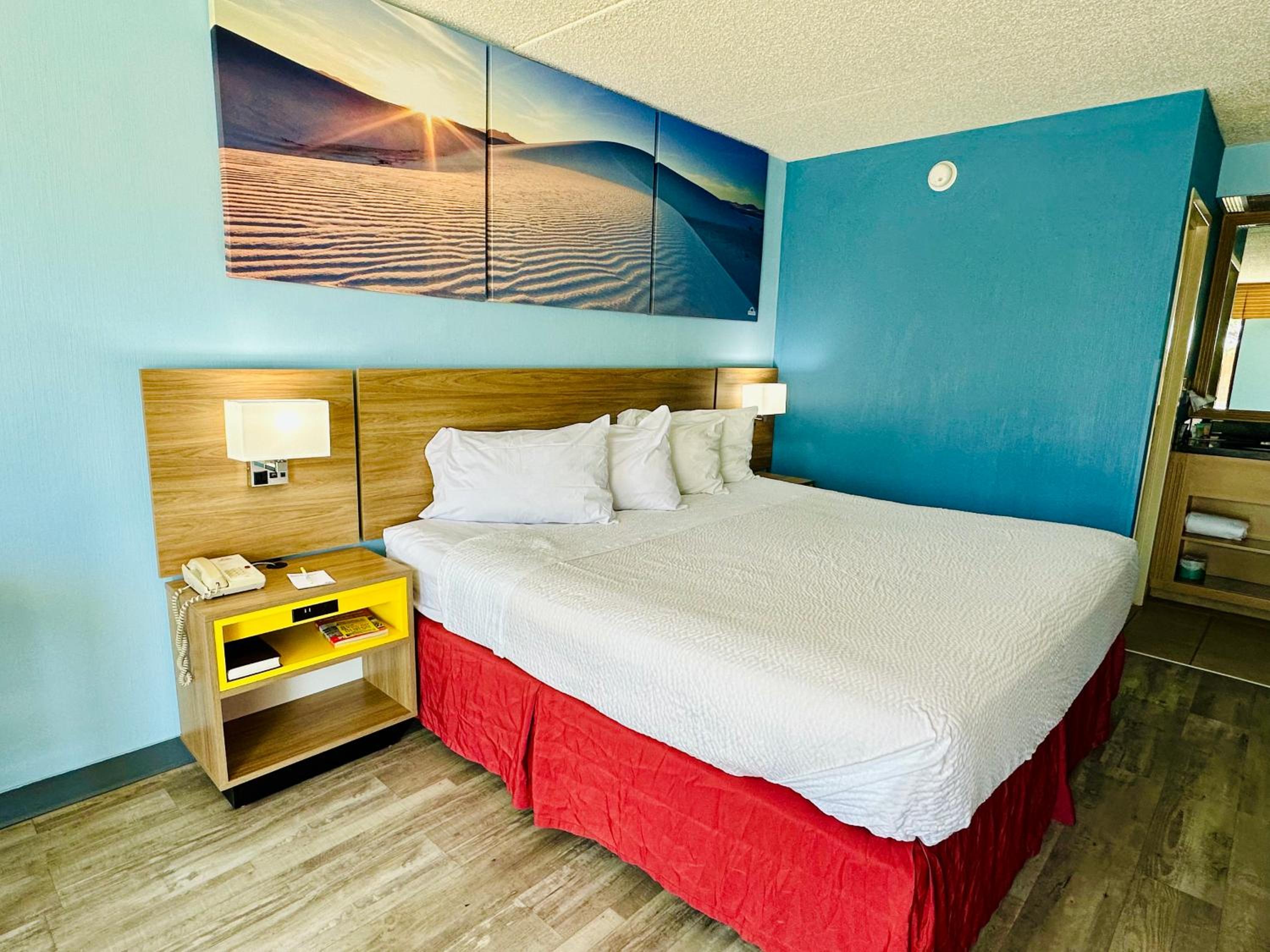 King Room - Non-Smoking photo 2