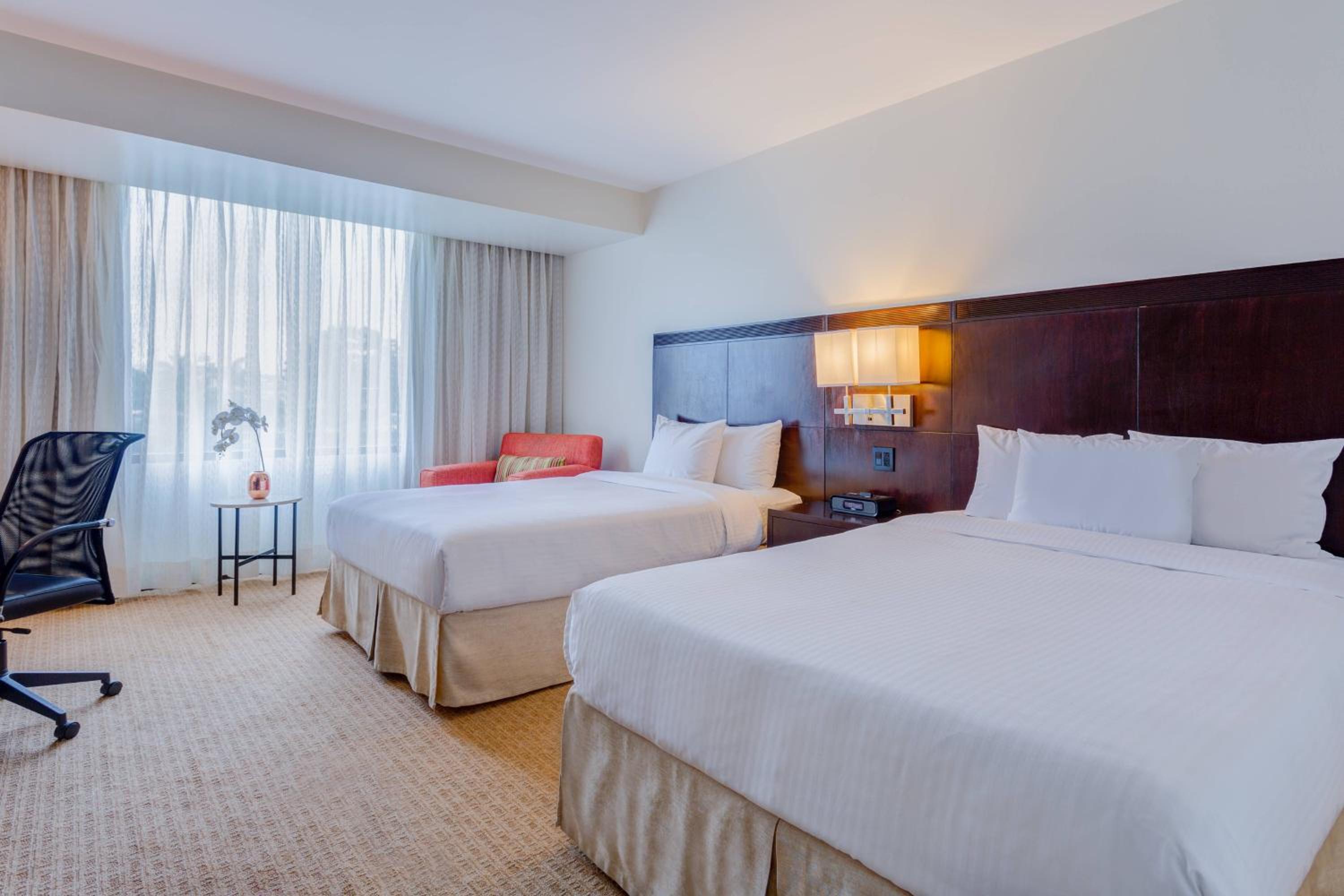 Double Room with Two Double Beds - Photo 4