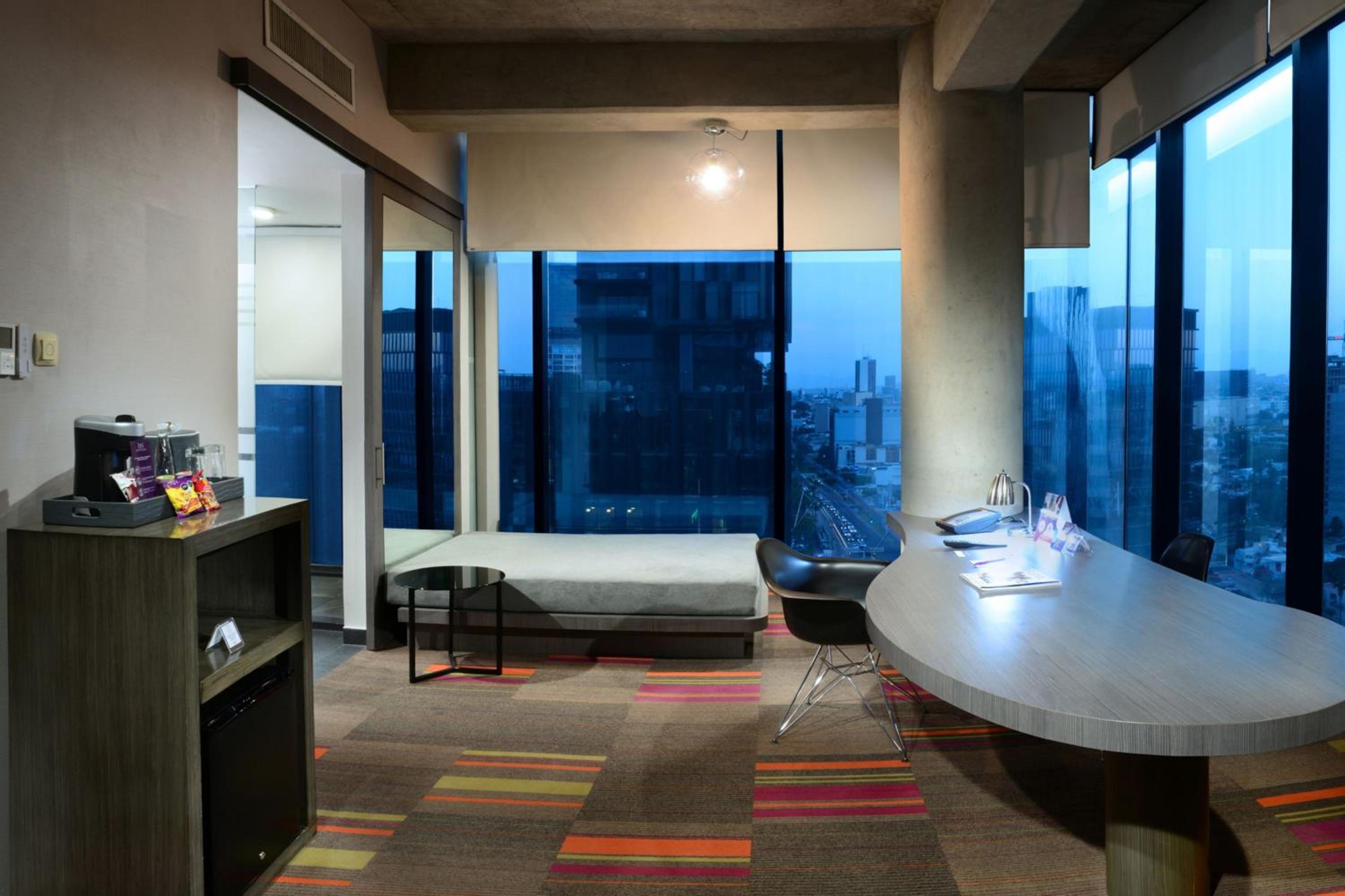 Junior King Suite