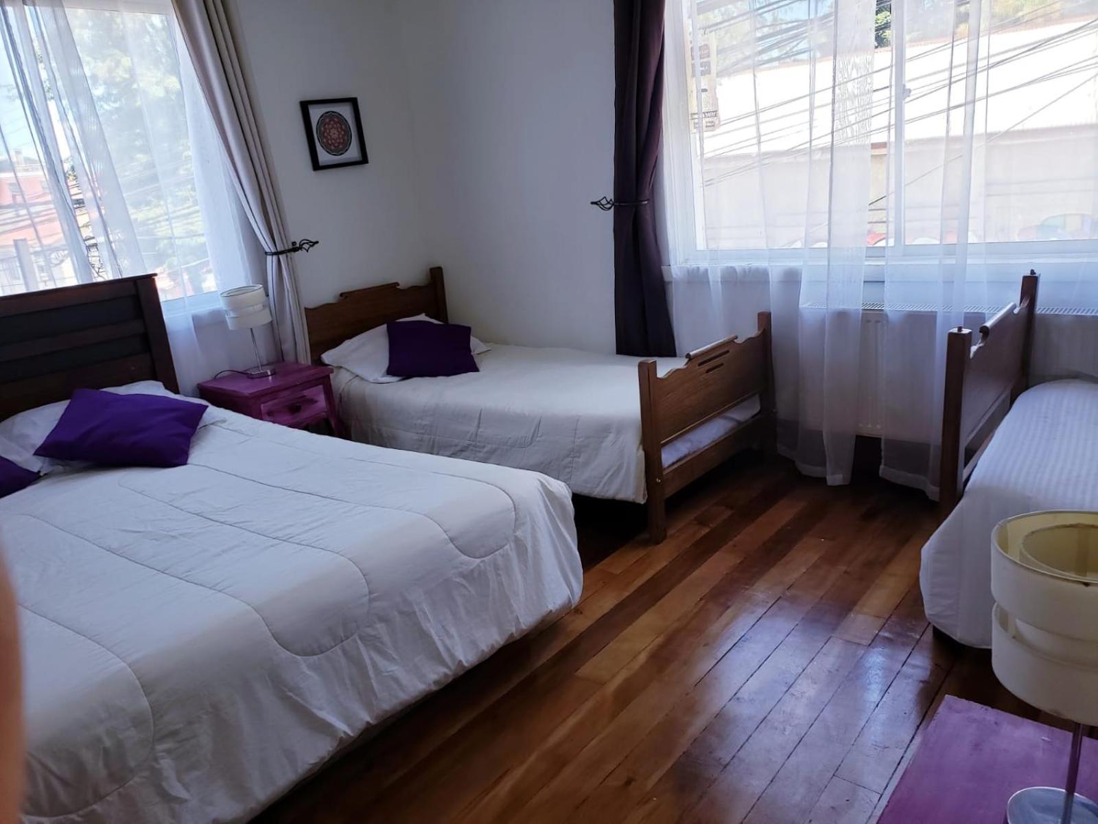 Quadruple Room with Private Bathroom photo 1