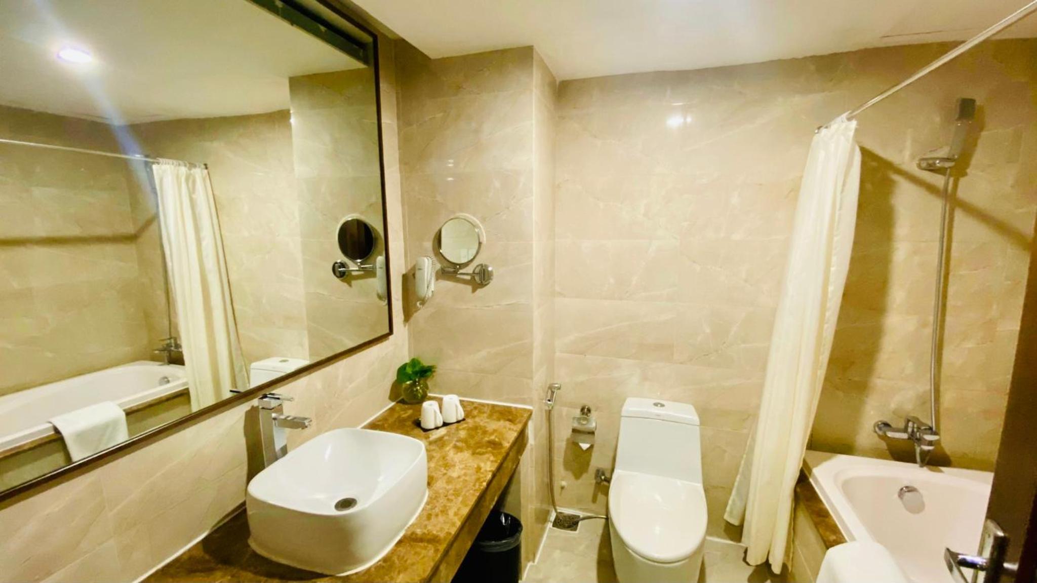 Deluxe Twin Room photo 3