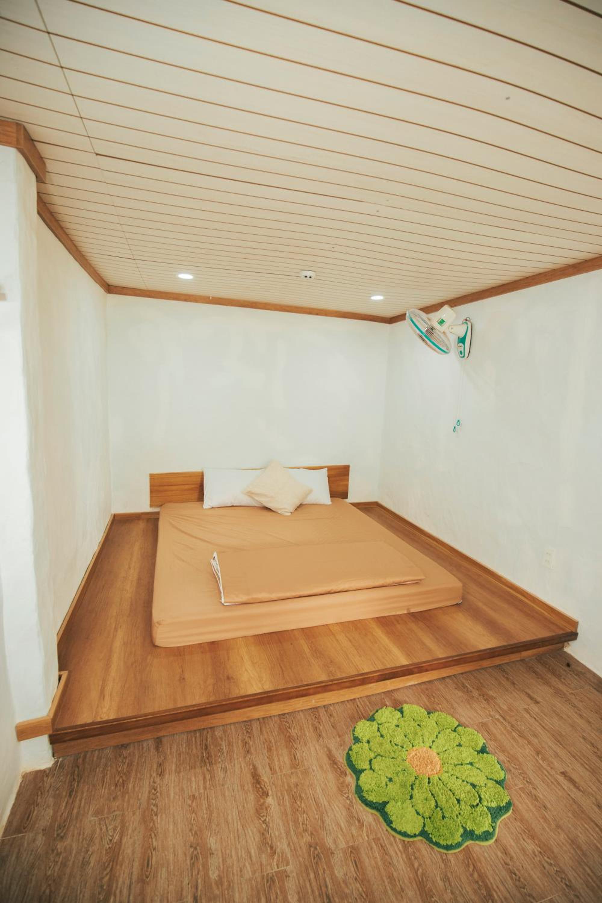 Deluxe Room (2 Adults + 1 Child) photo 1