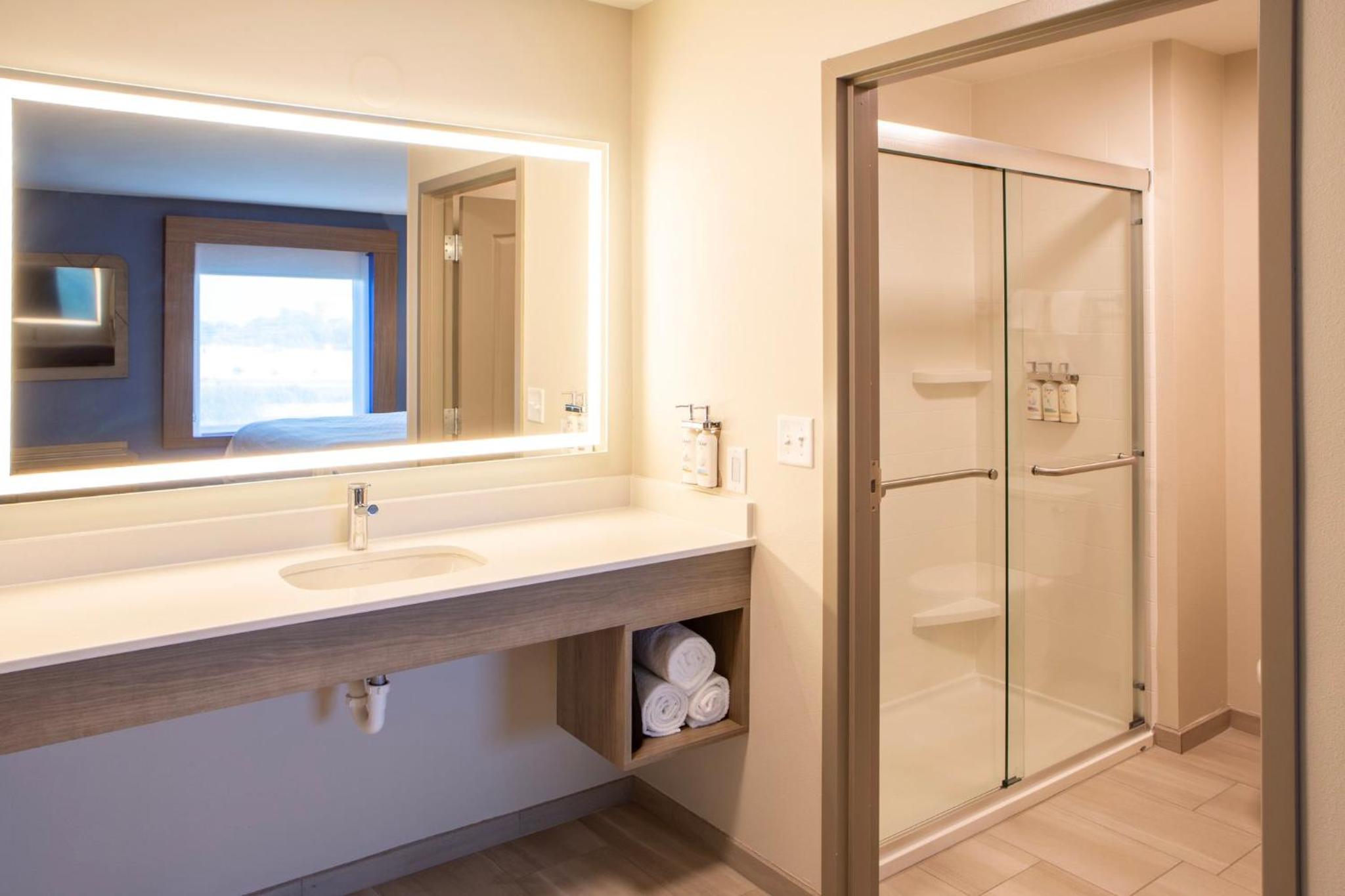 King Suite - Photo 3