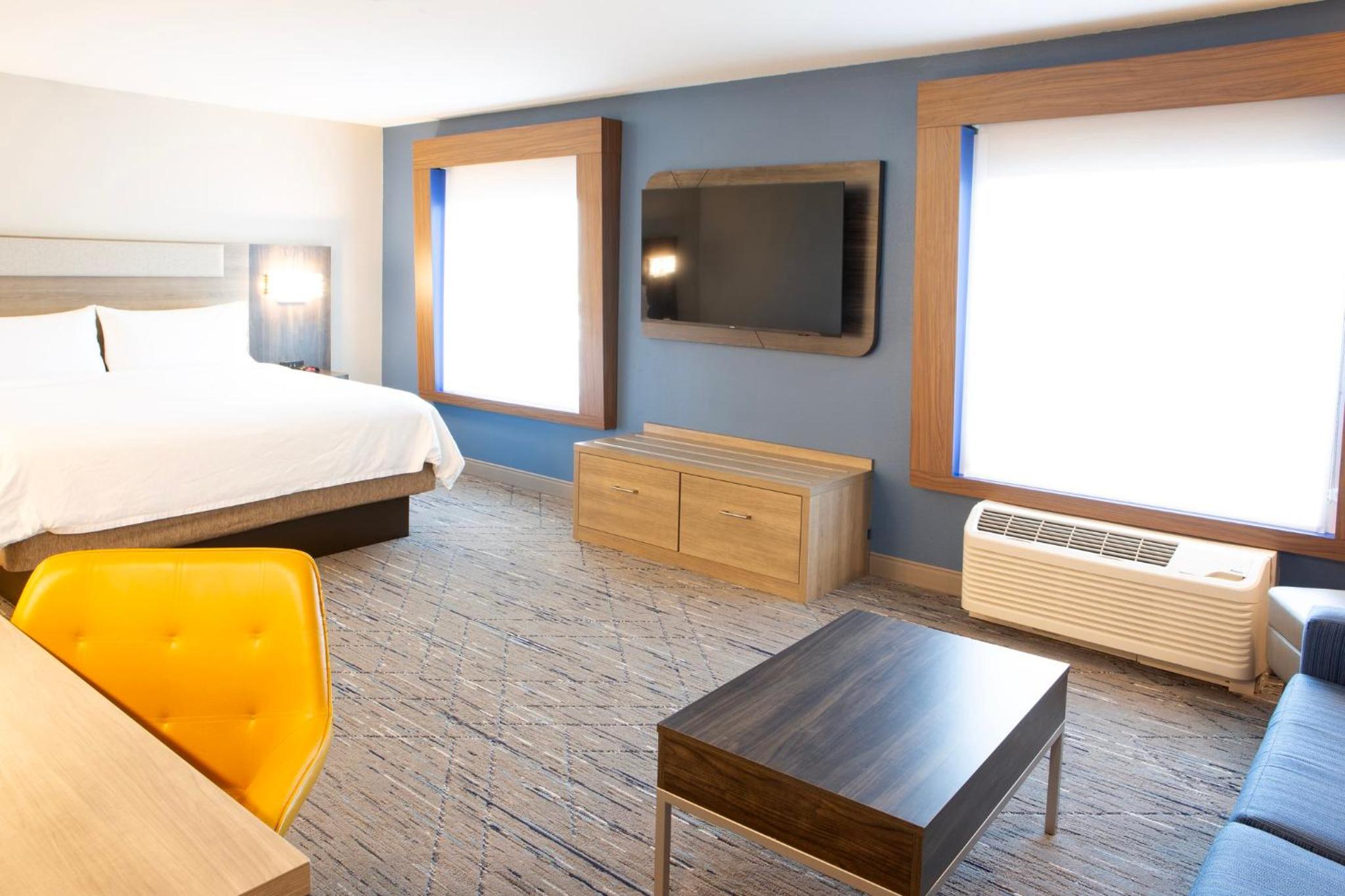 King Suite - Photo 2