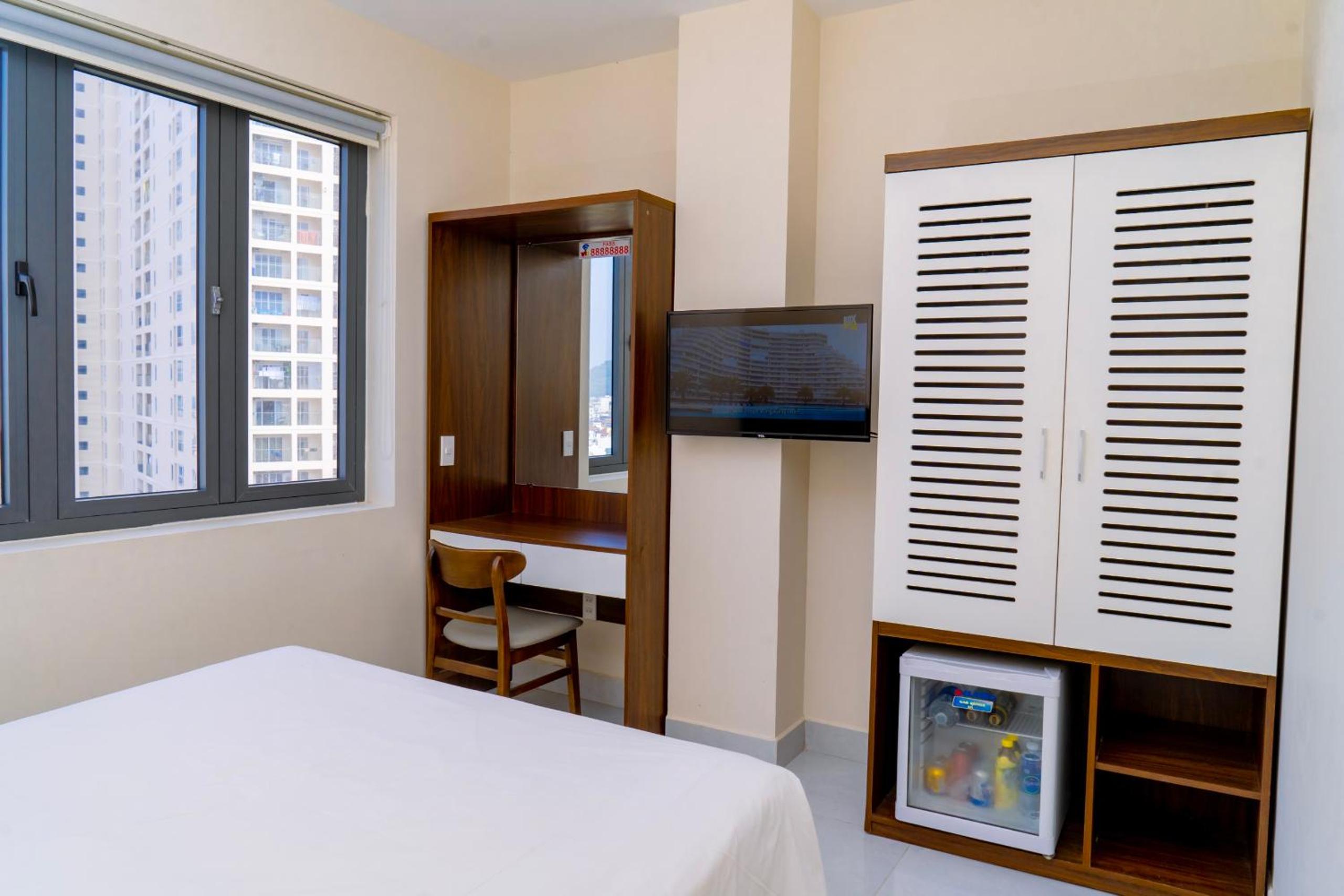 Standard King Room photo 3