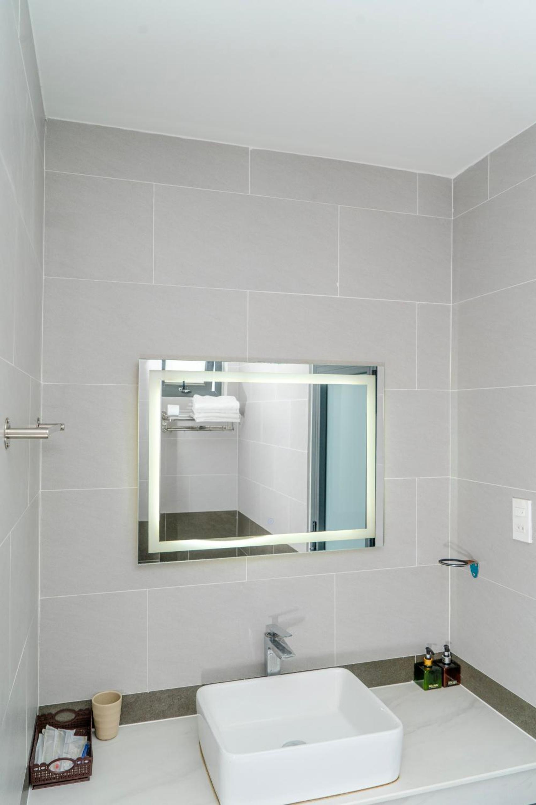 Standard King Room photo 2