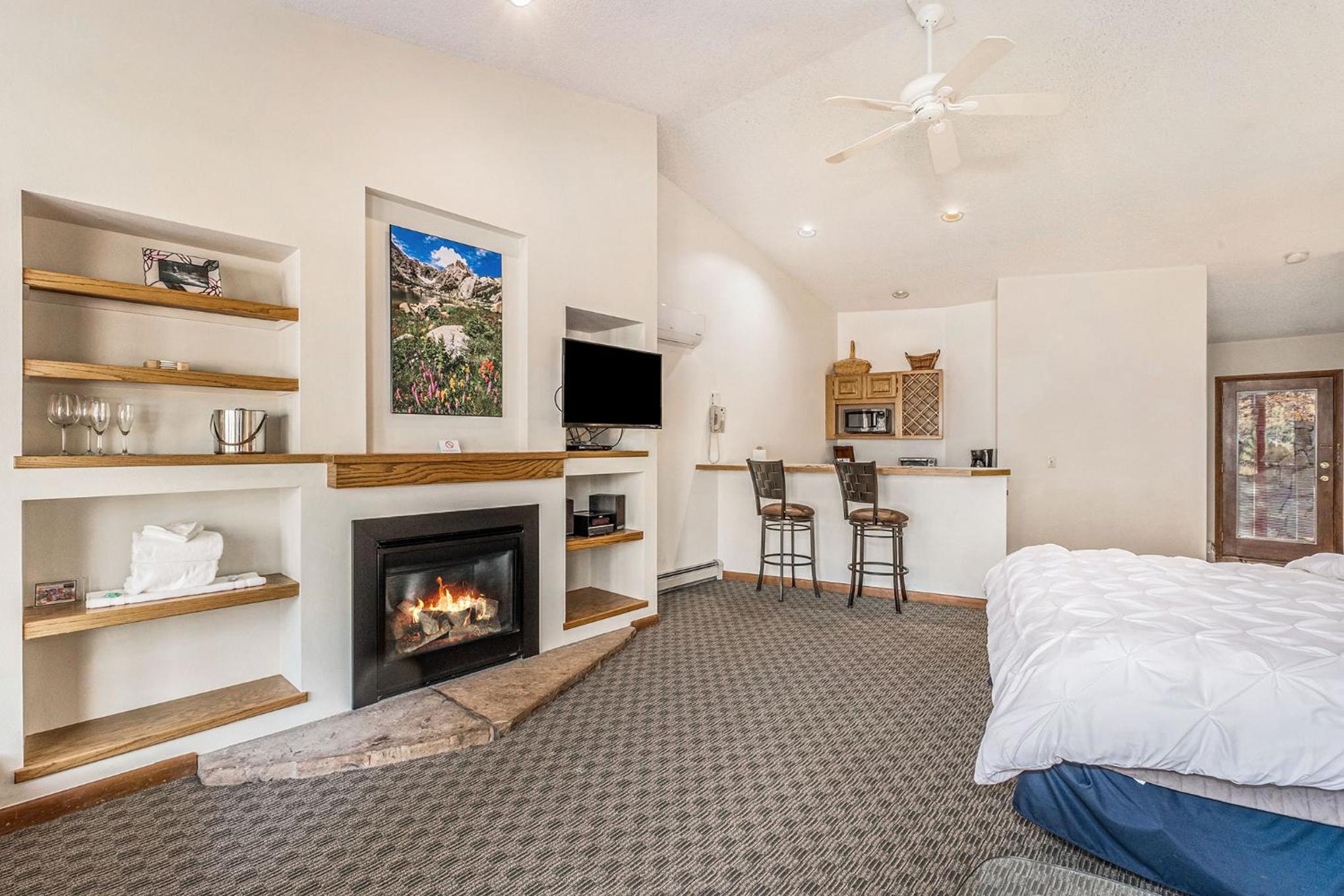 Suite with Spa Bath and Kitchenette