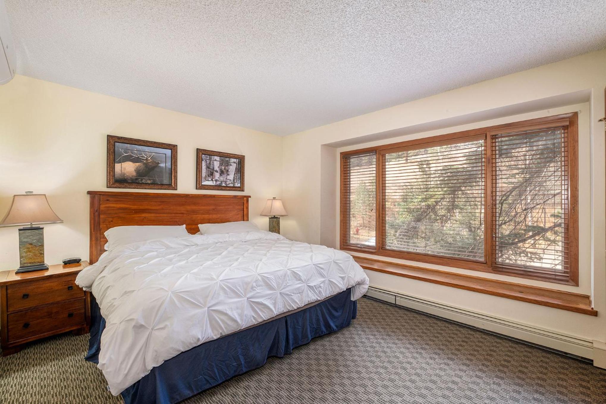 One-Bedroom Suite with Kitchenette - Upper Floor