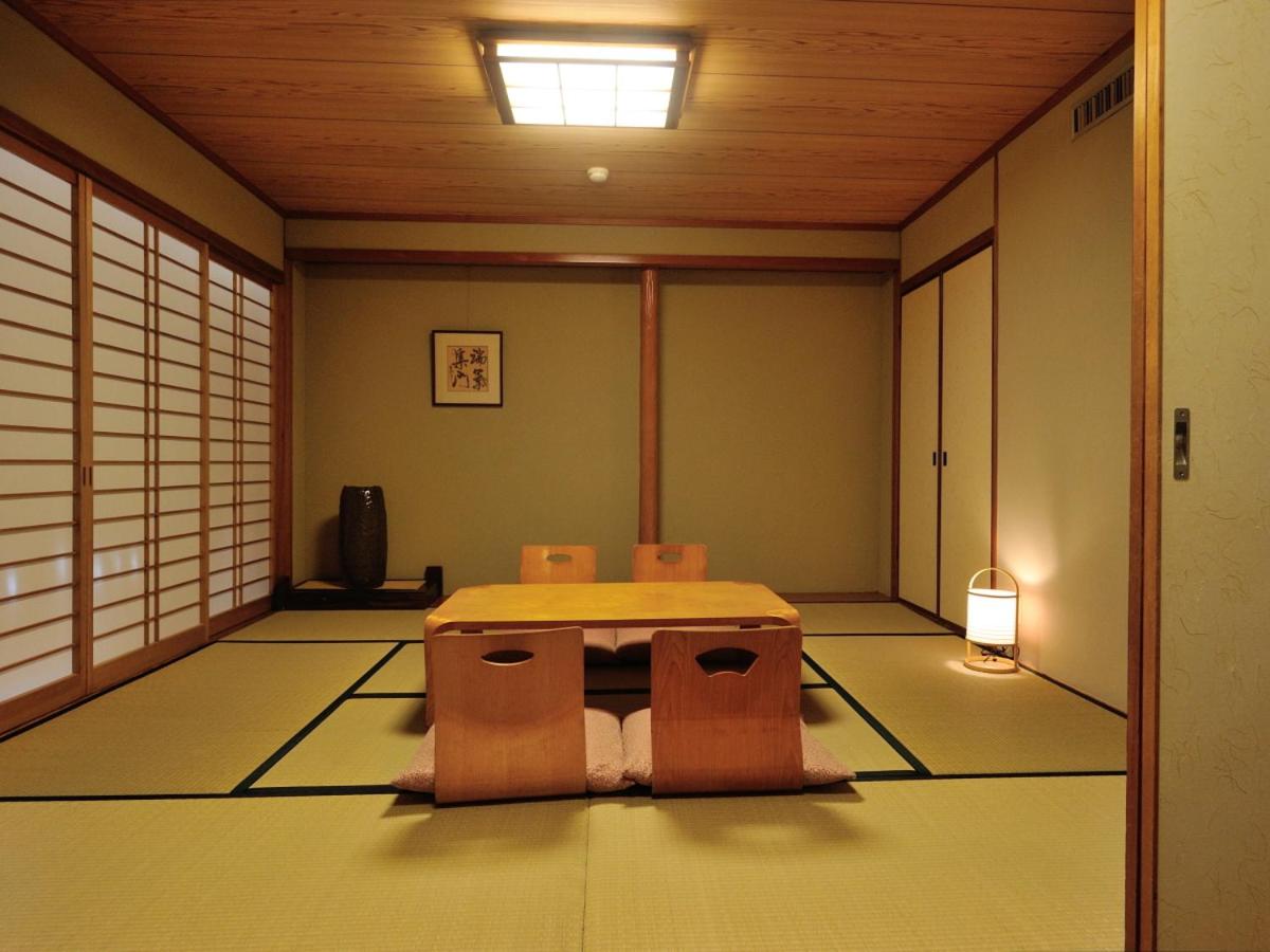 Deluxe Room with Tatami Area and Ocean View photo 3