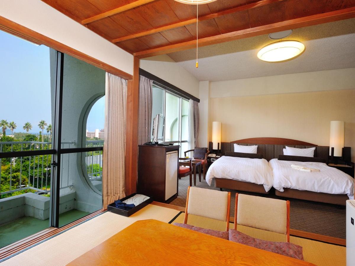 Standard Room with Tatami Area and Landscape View photo 2