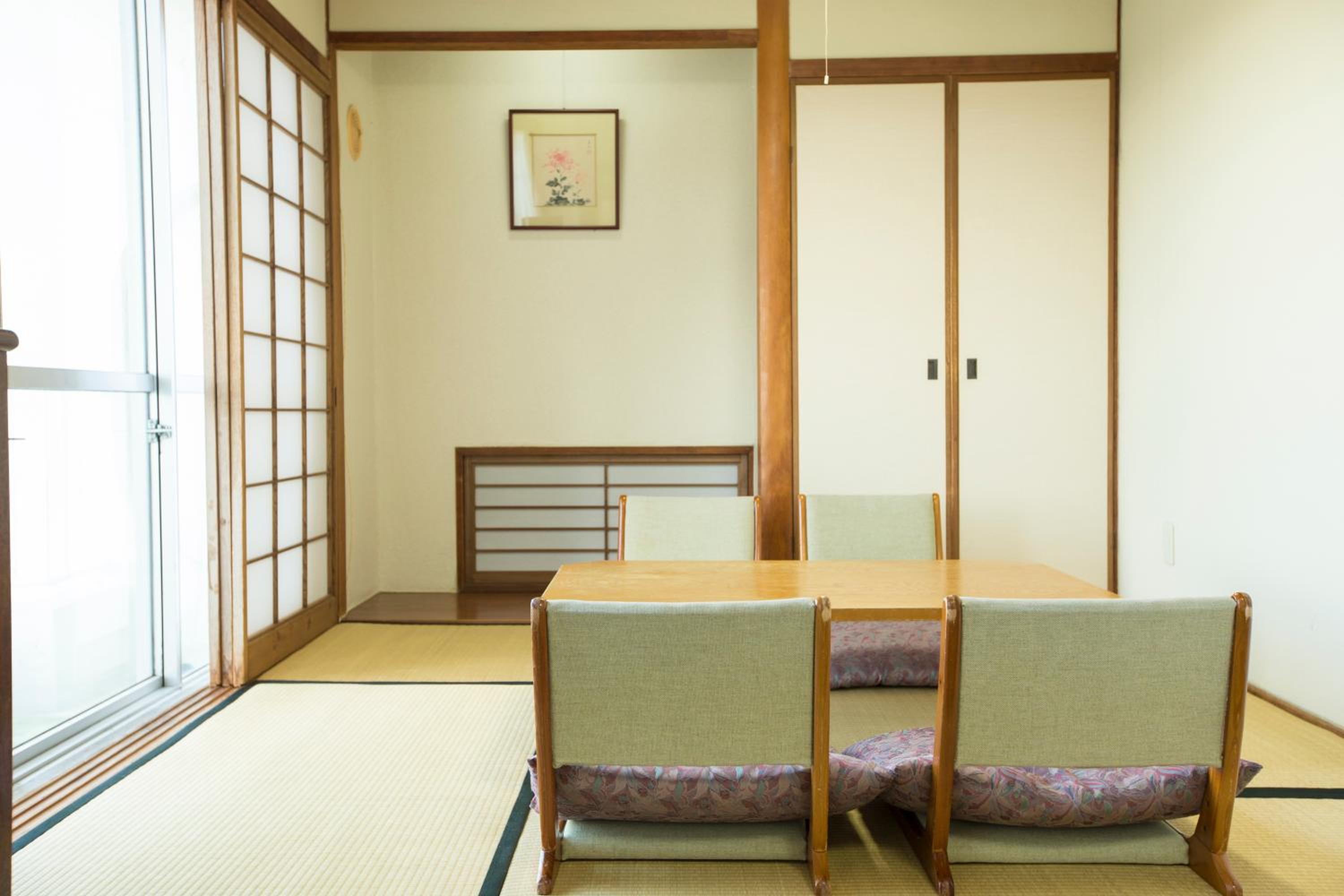 Room with Tatami Area and Landscape View - High Floor photo 3