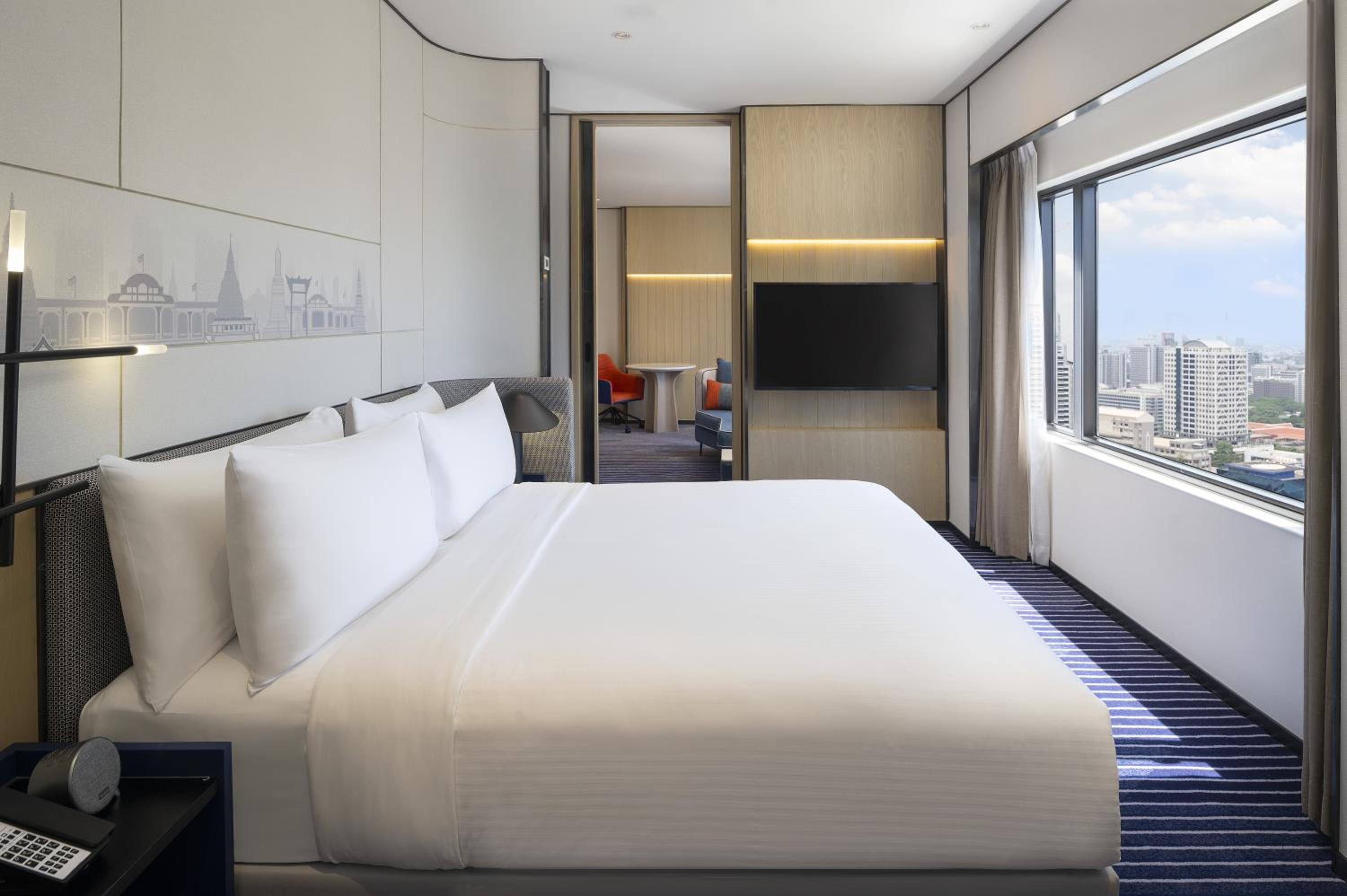 Junior King Suite with Kitchenette photo 1