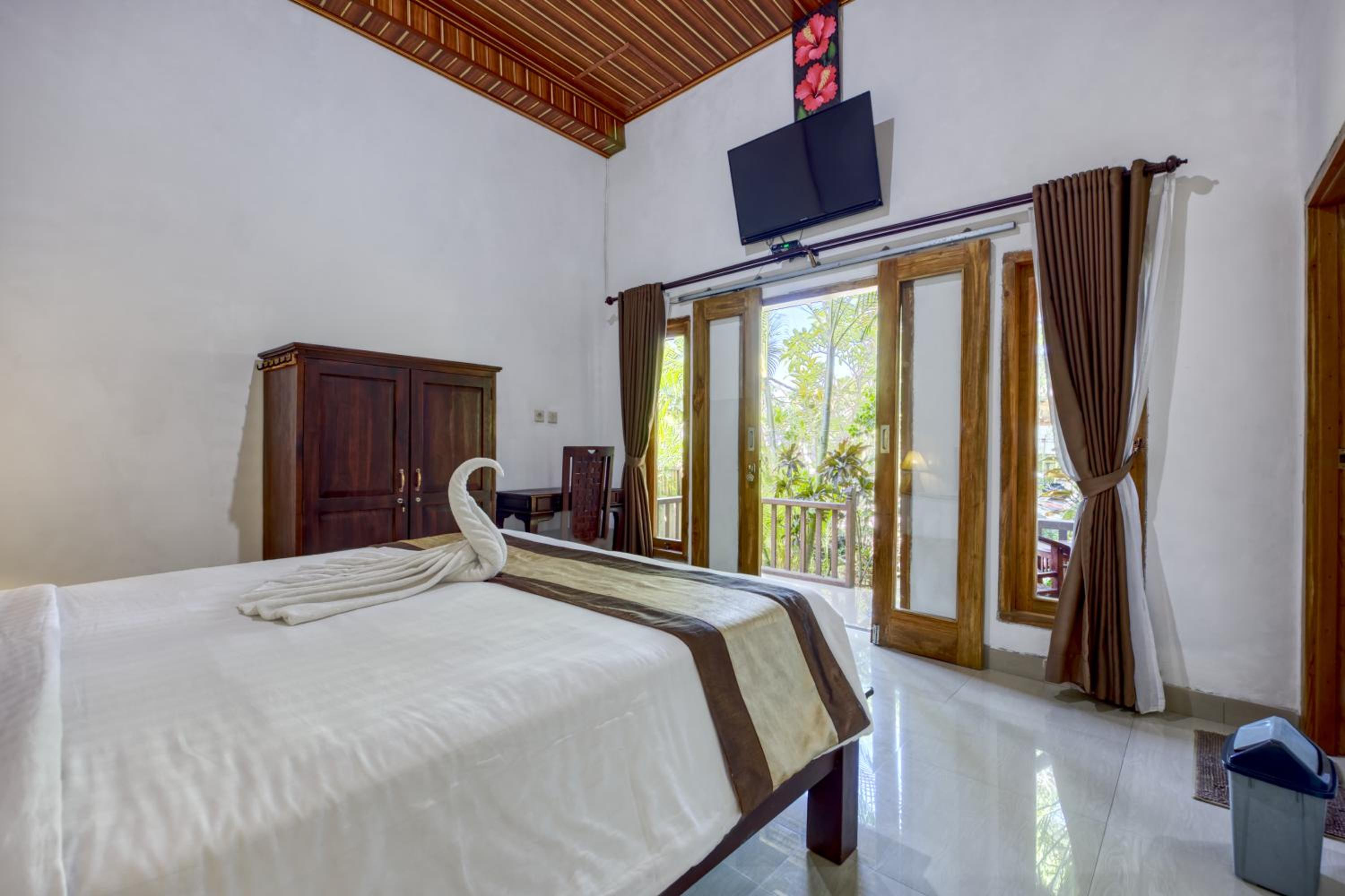 Deluxe Room - Photo 3