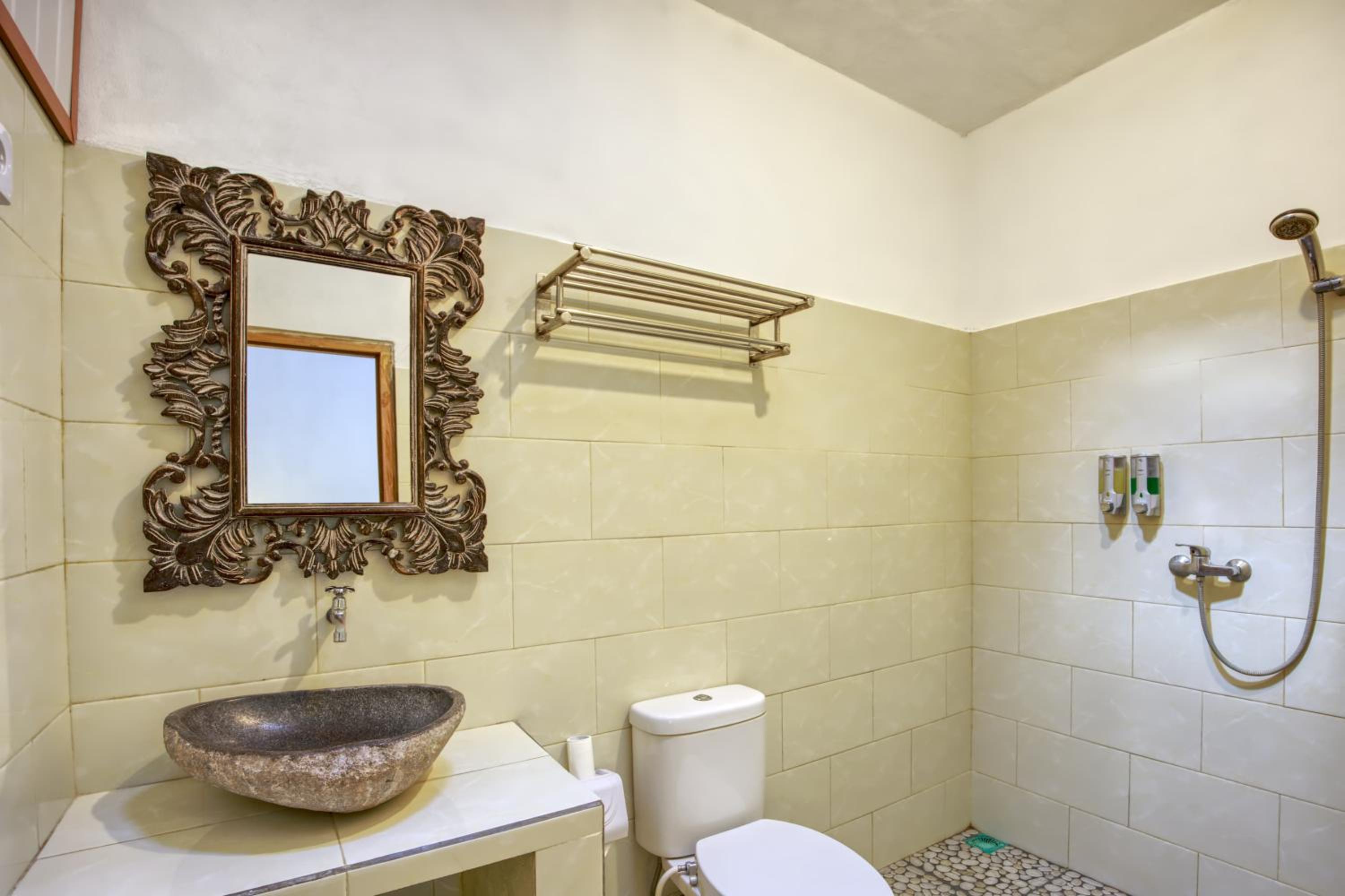 Deluxe Room - Photo 16