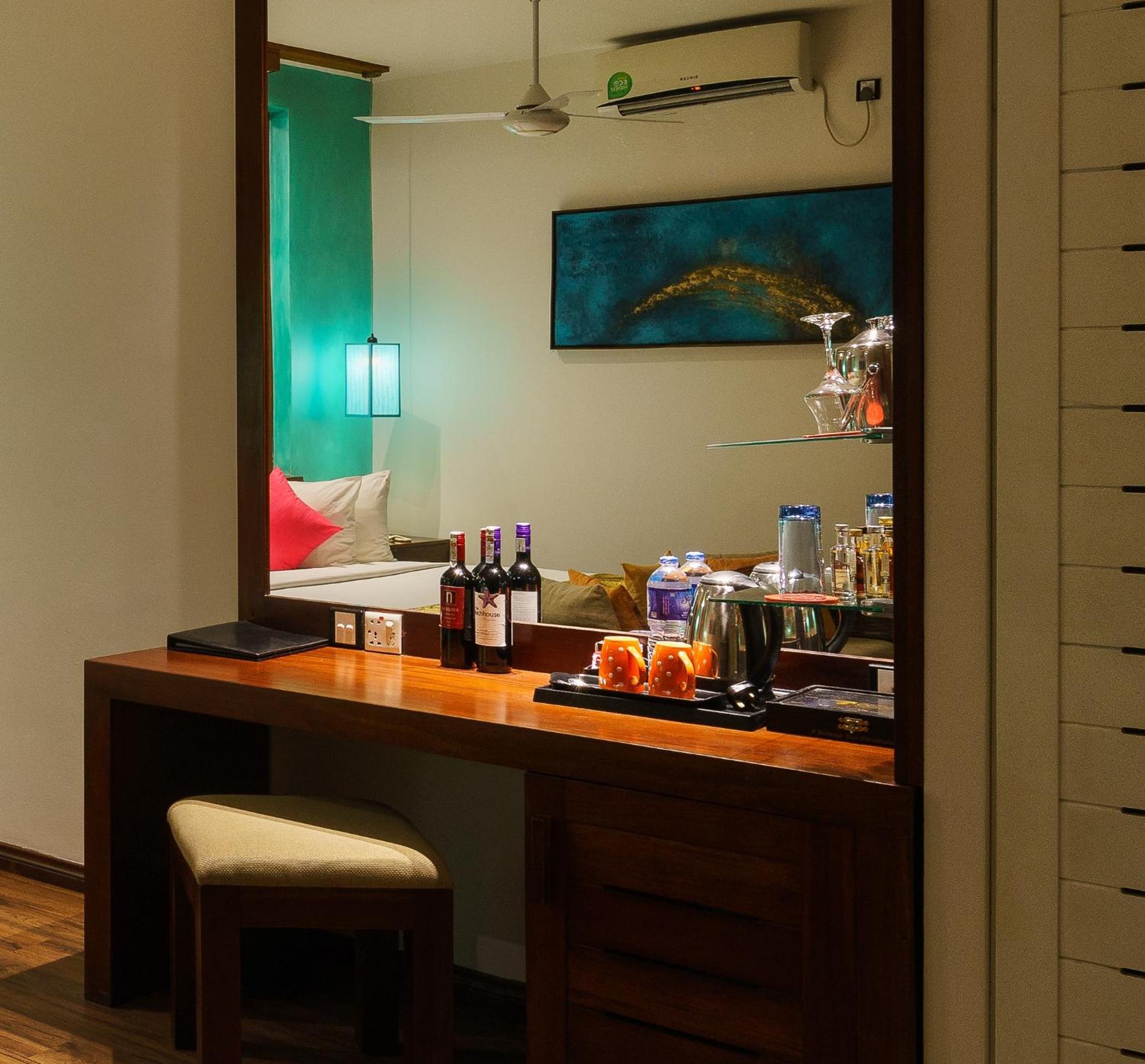 Privilege Suite Jacuzzi with 10% off on selected wines