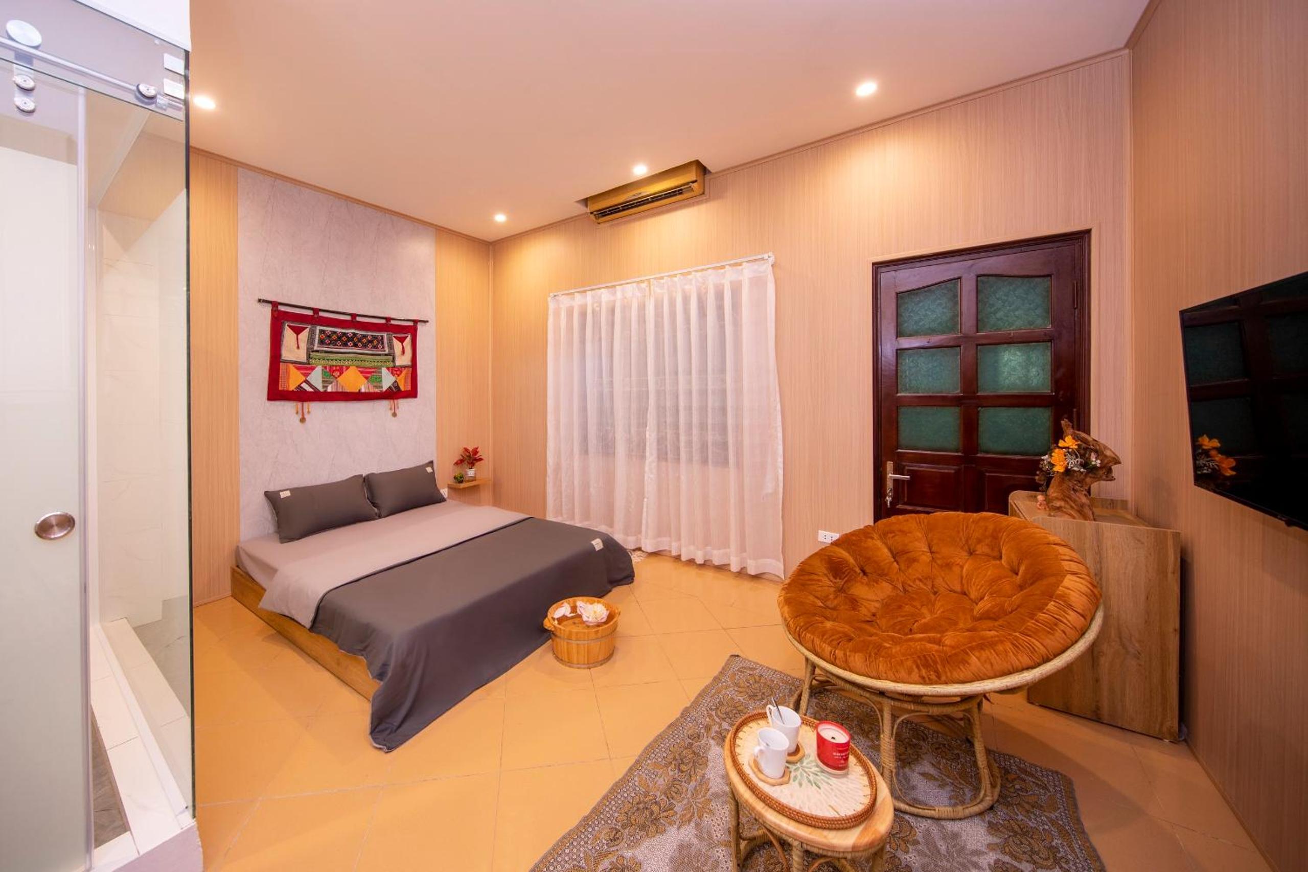 Double Room with Private Bathroom