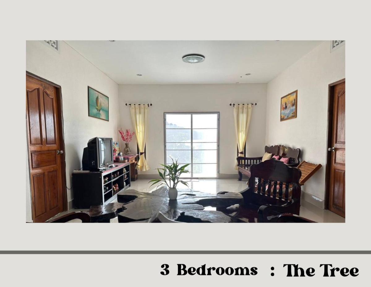 Three-Bedroom House - Photo 2