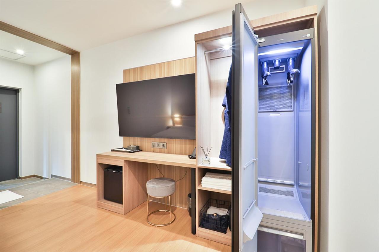 Deluxe Suite with Sea View photo 3