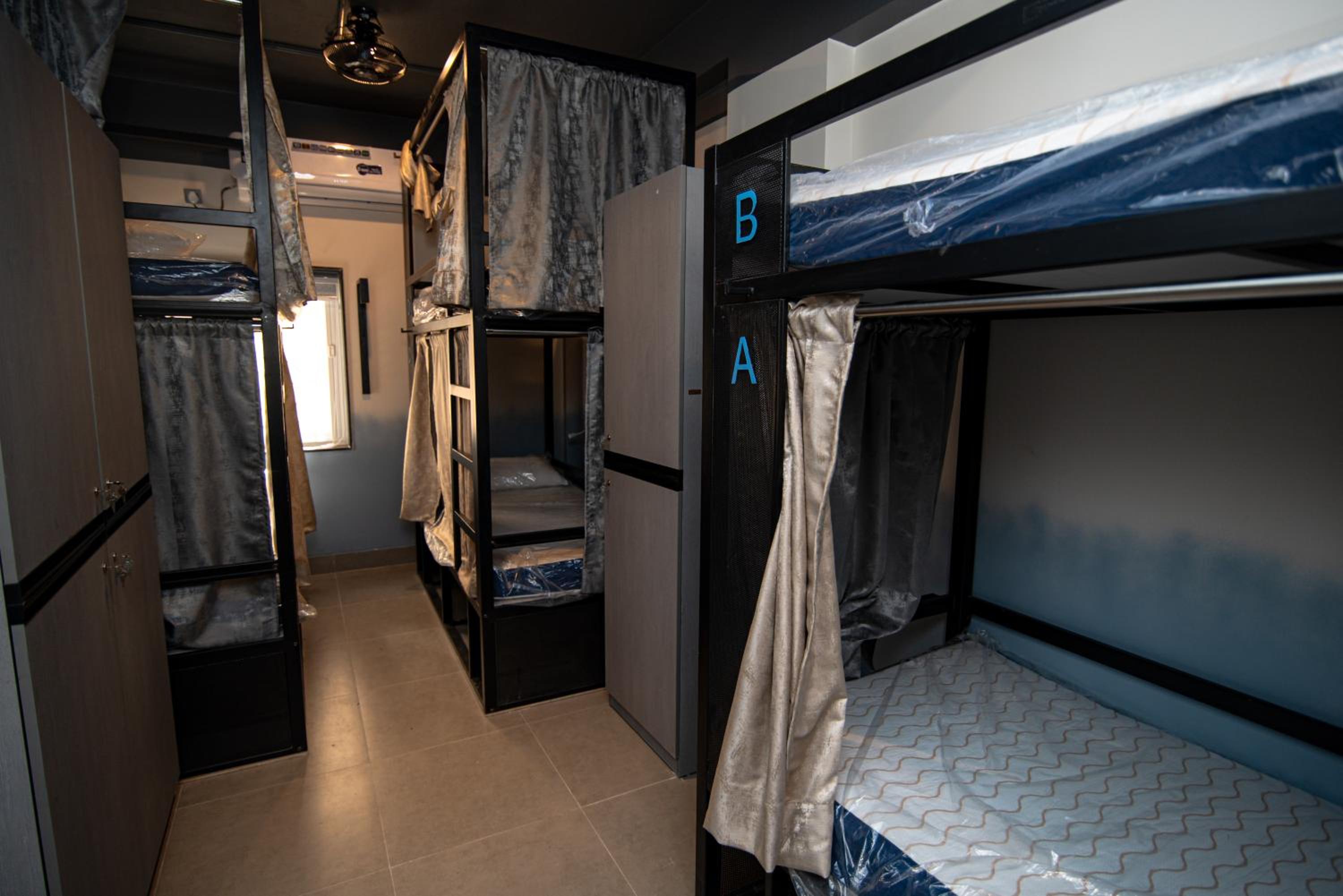 6-Bed Male Dormitory Room photo 3