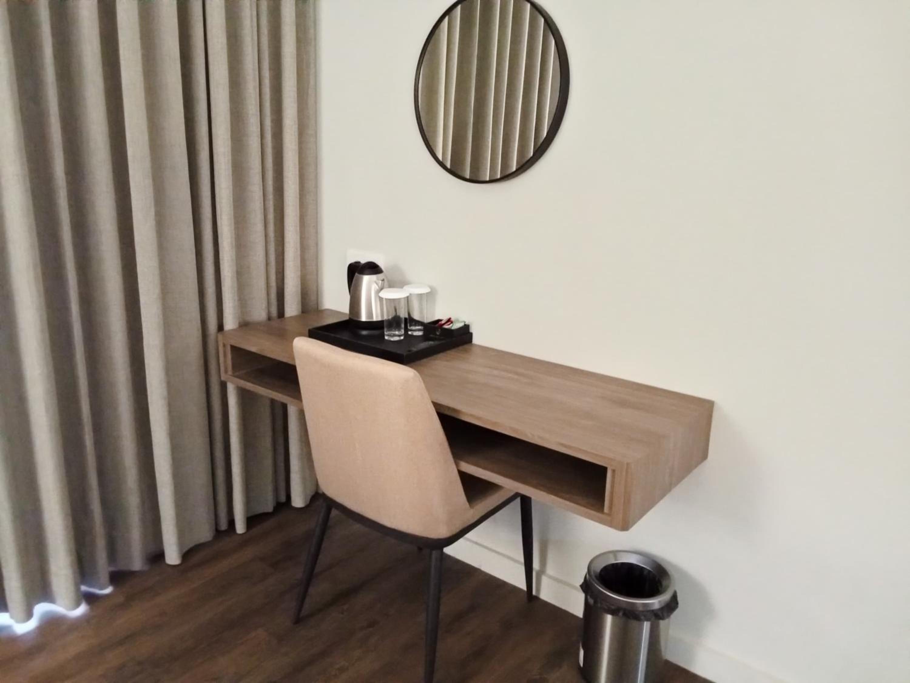 Deluxe Twin Room - Photo 3