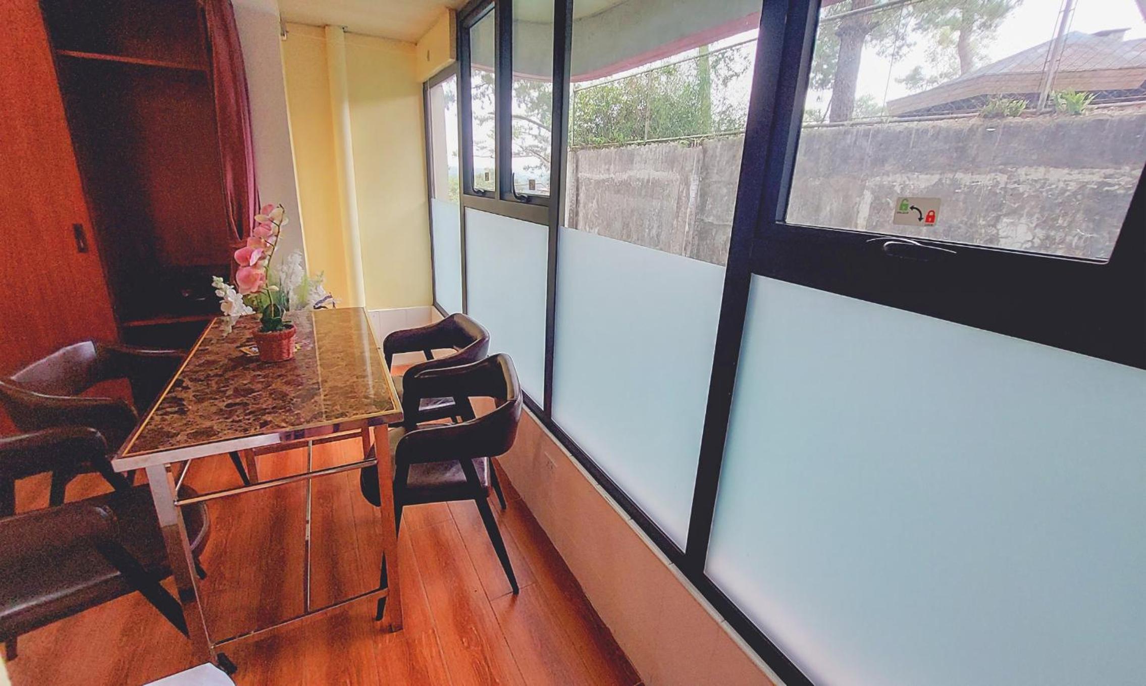 Deluxe Family Room - Photo 3