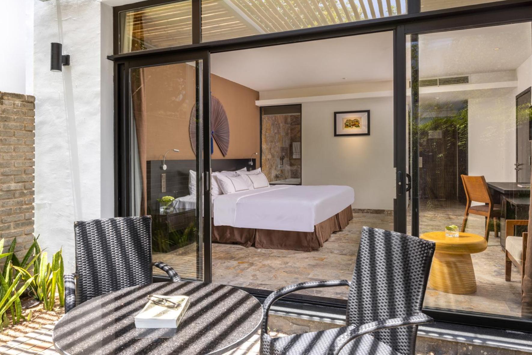 The Level Two Bedrooms with Terrace and Lounge benefits photo 1