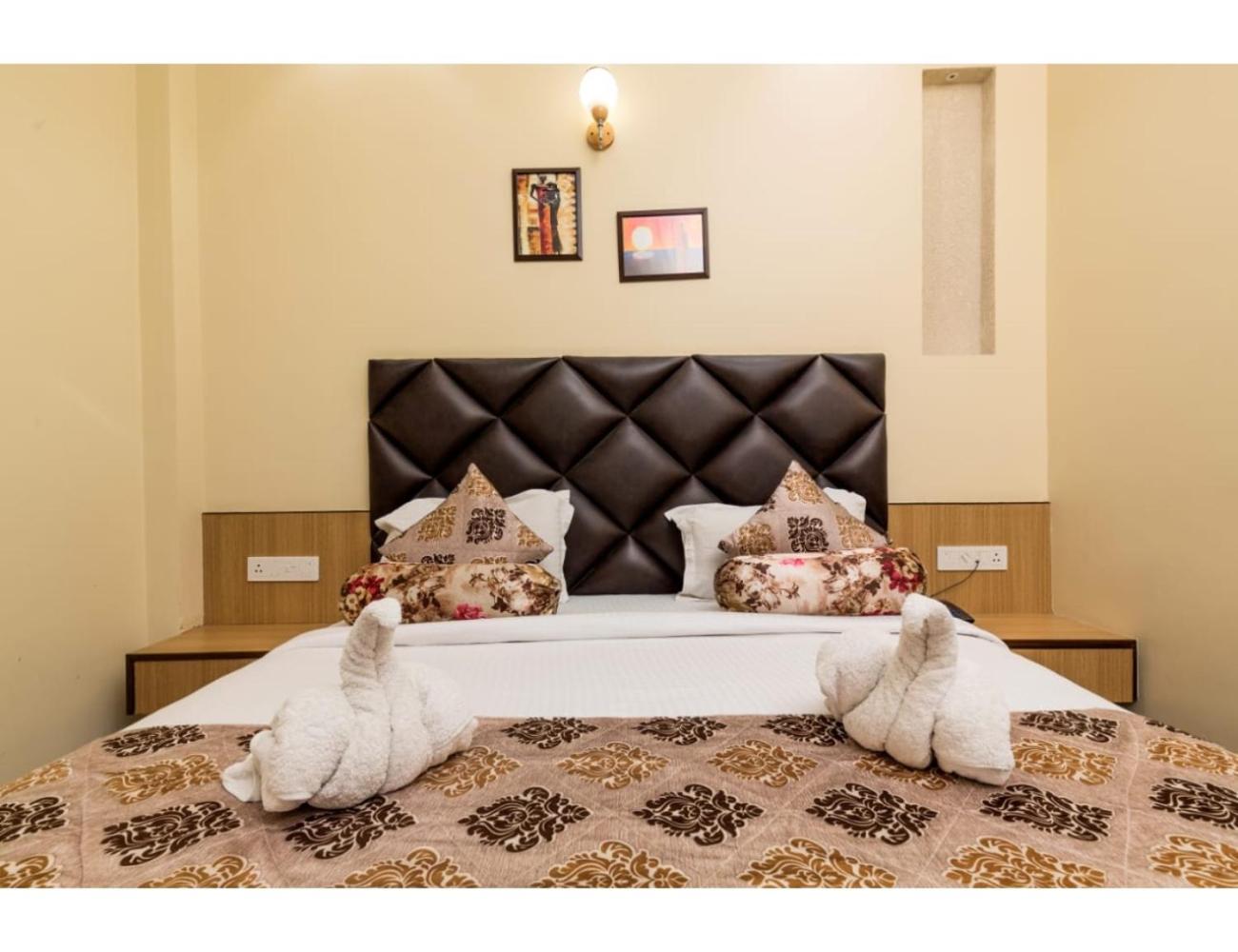 Deluxe Room - Photo 2