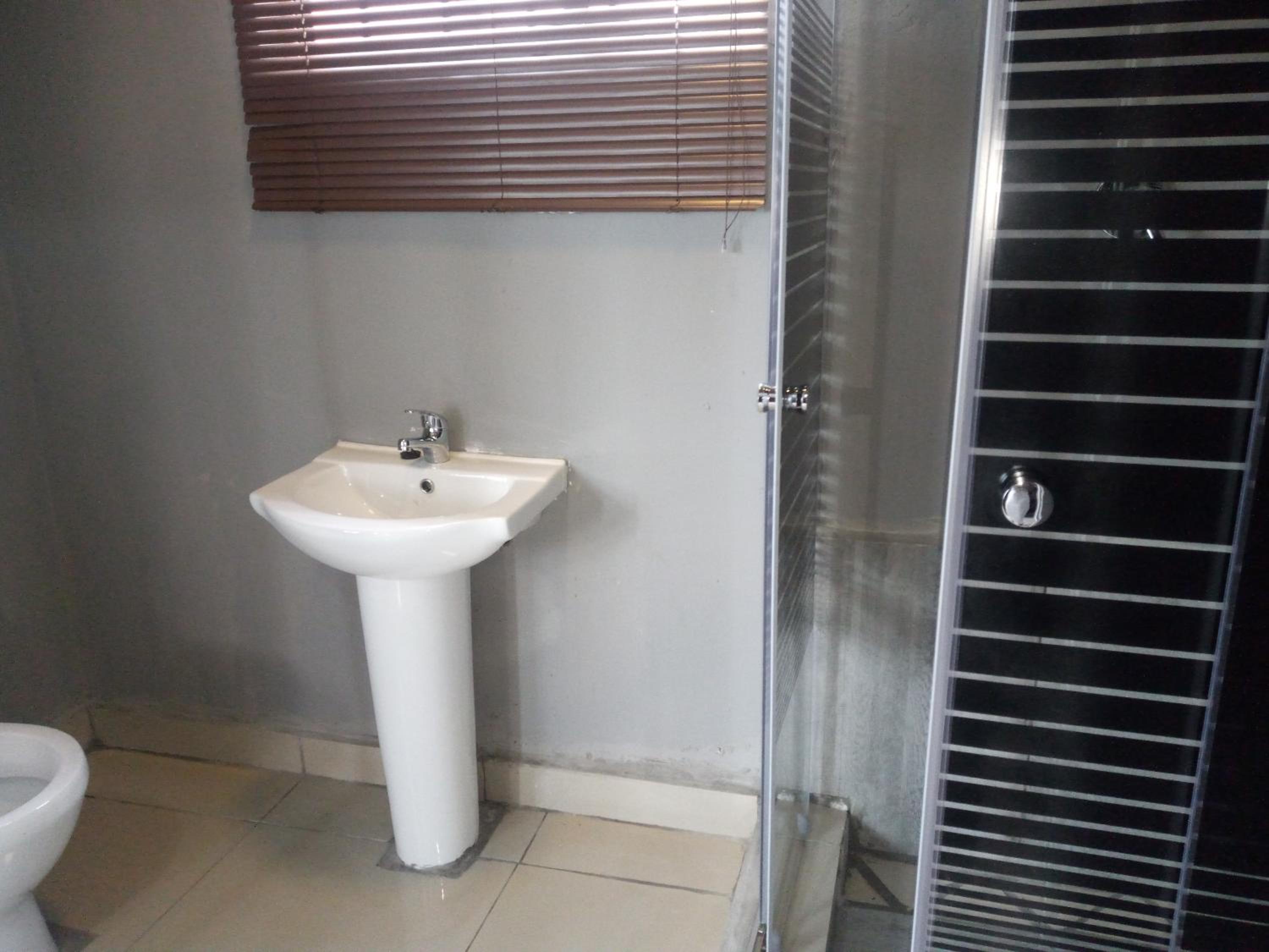 Deluxe Double Room with Shower - Photo 1