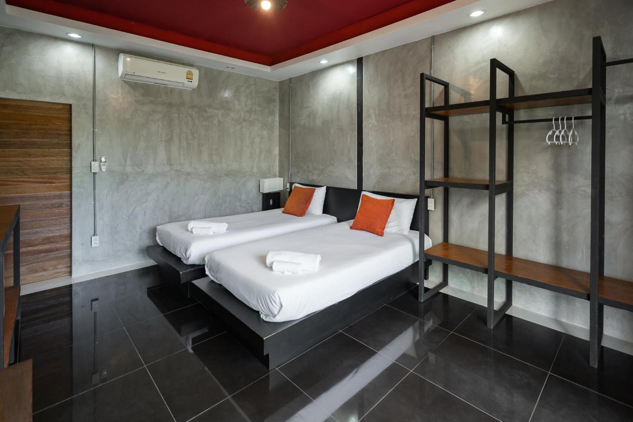 Double or Twin Room with Pool View - Photo 6