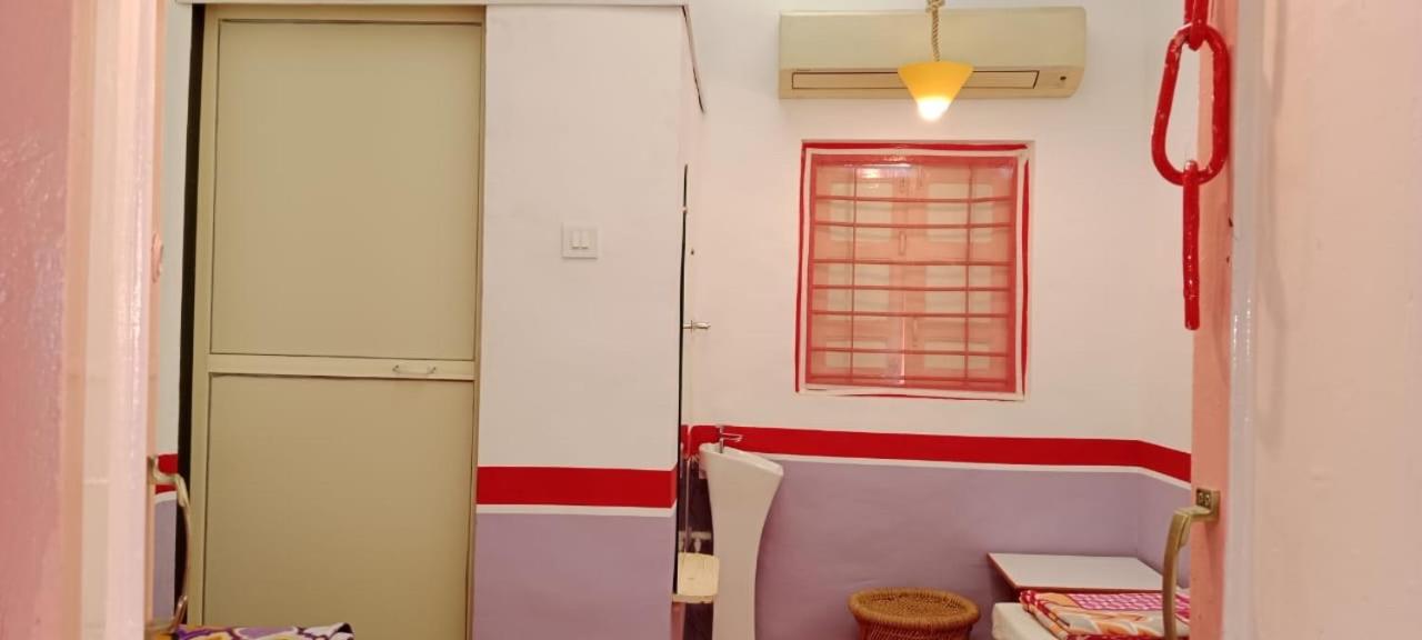 Budget Double Room photo 3
